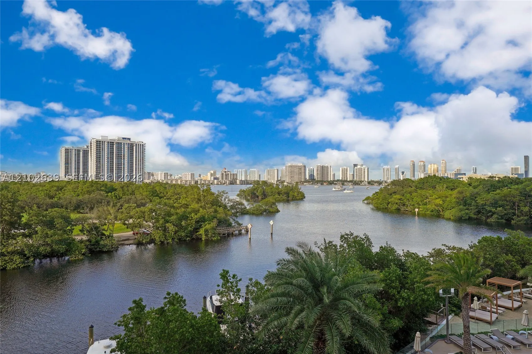 16385 Biscayne Blvd #407