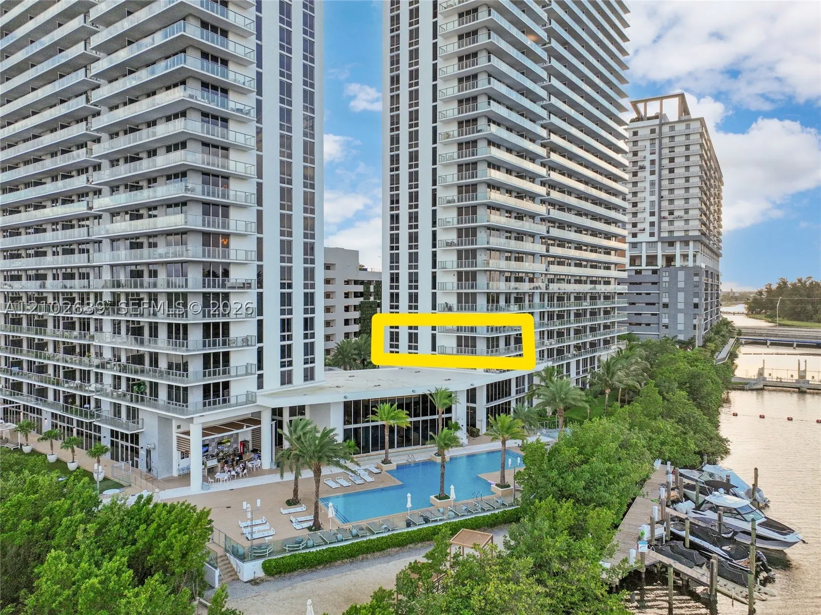 16385 Biscayne Blvd #407