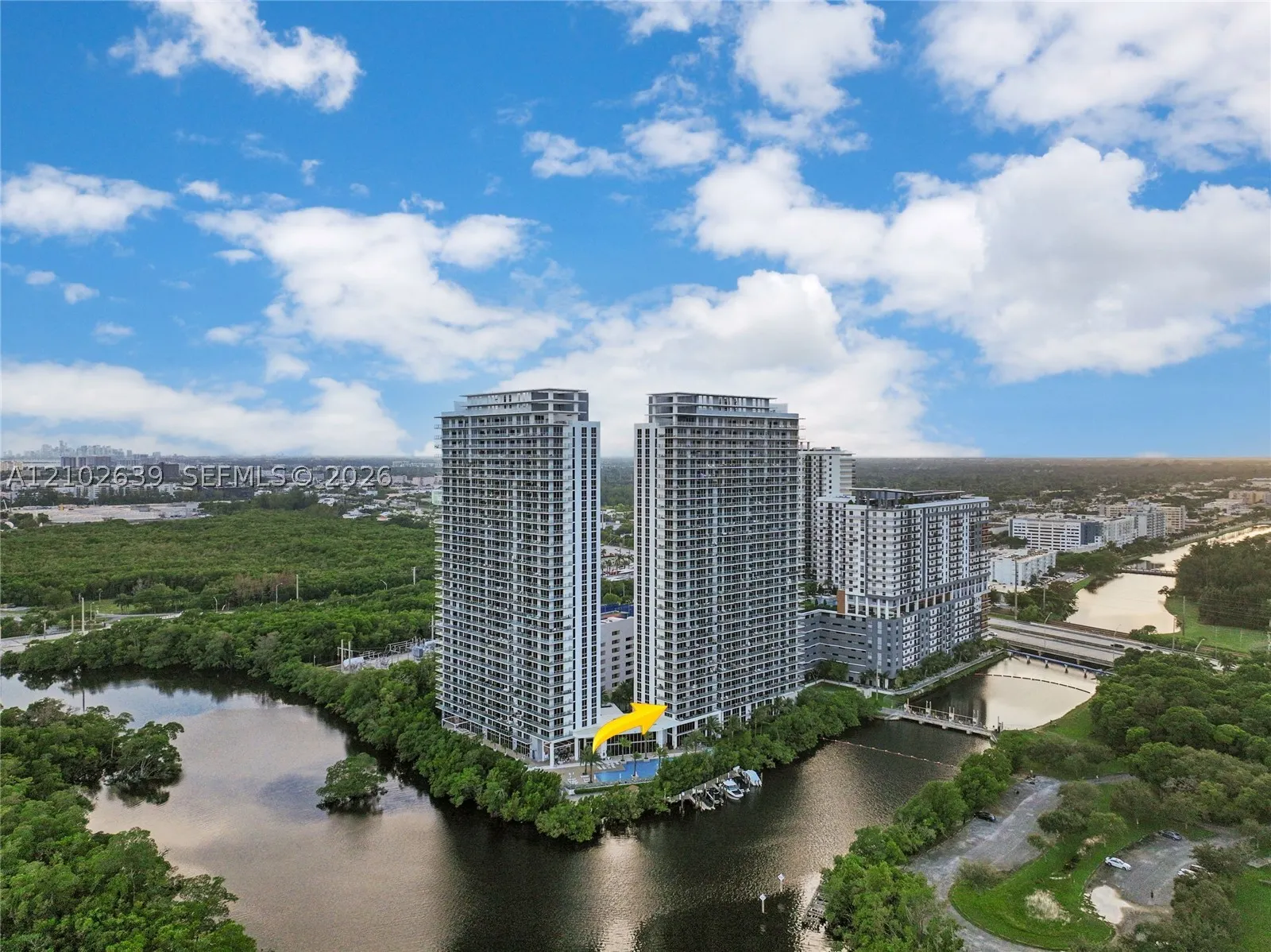 16385 Biscayne Blvd #407