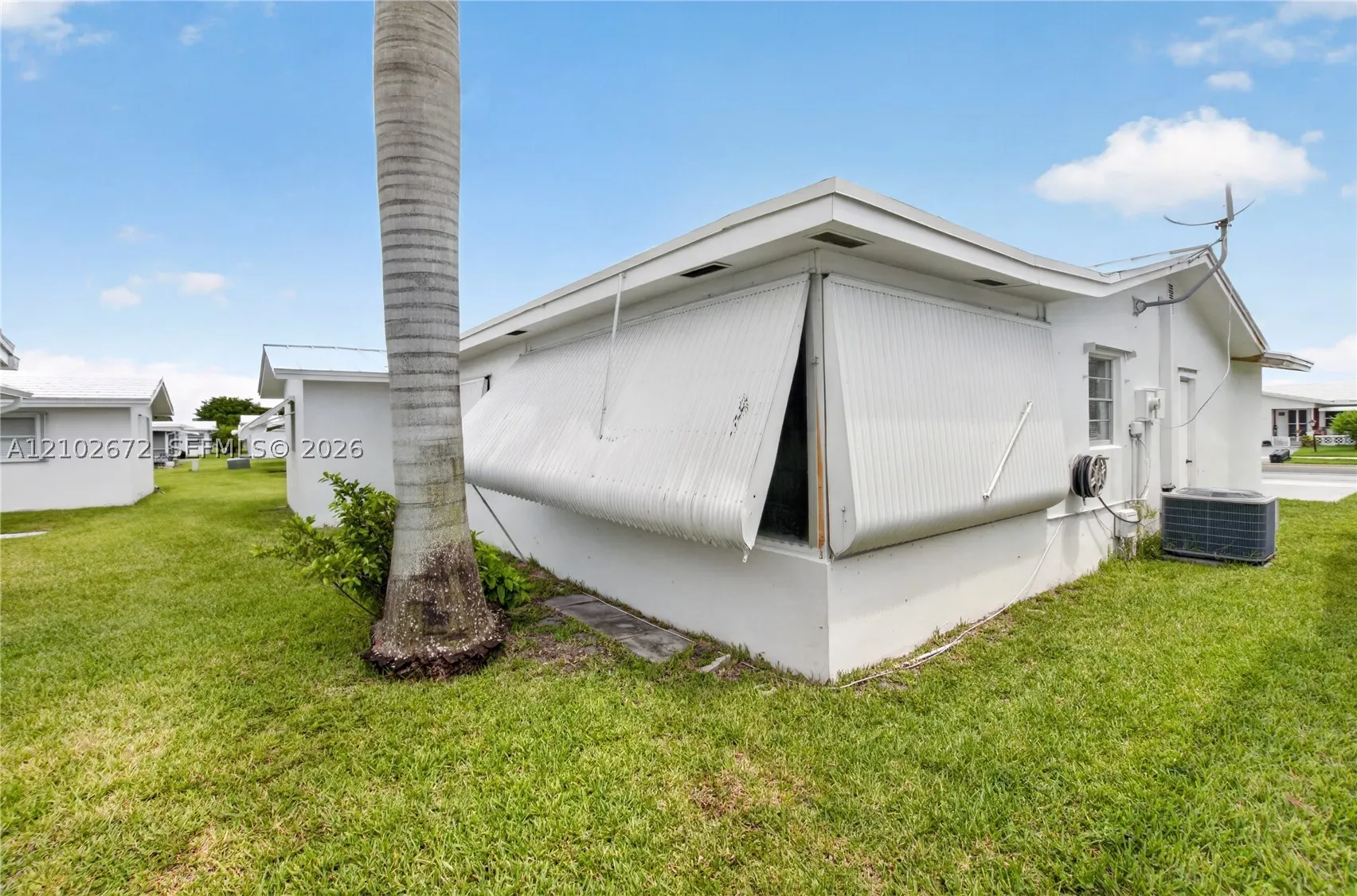719 SW 18th St