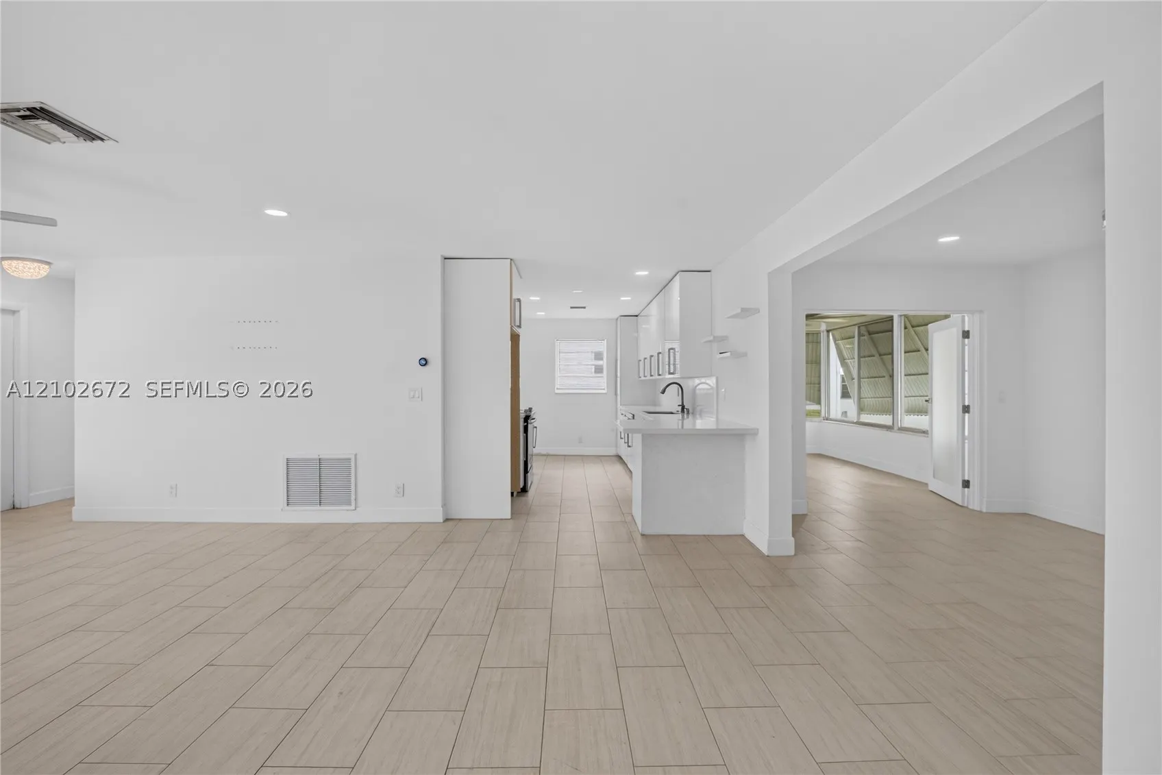 719 SW 18th St