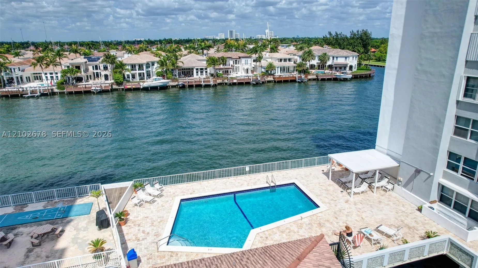 1400 S Ocean Dr #1001