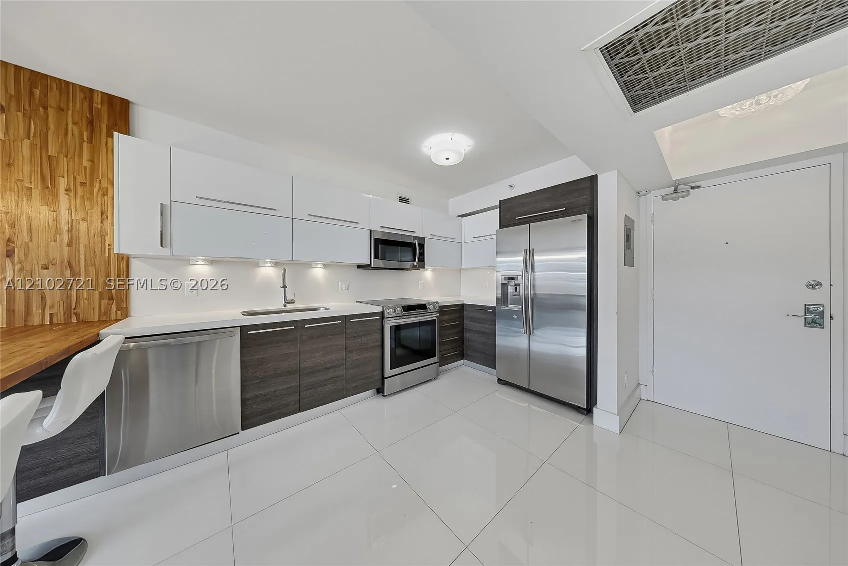 100 Lincoln Rd #1008