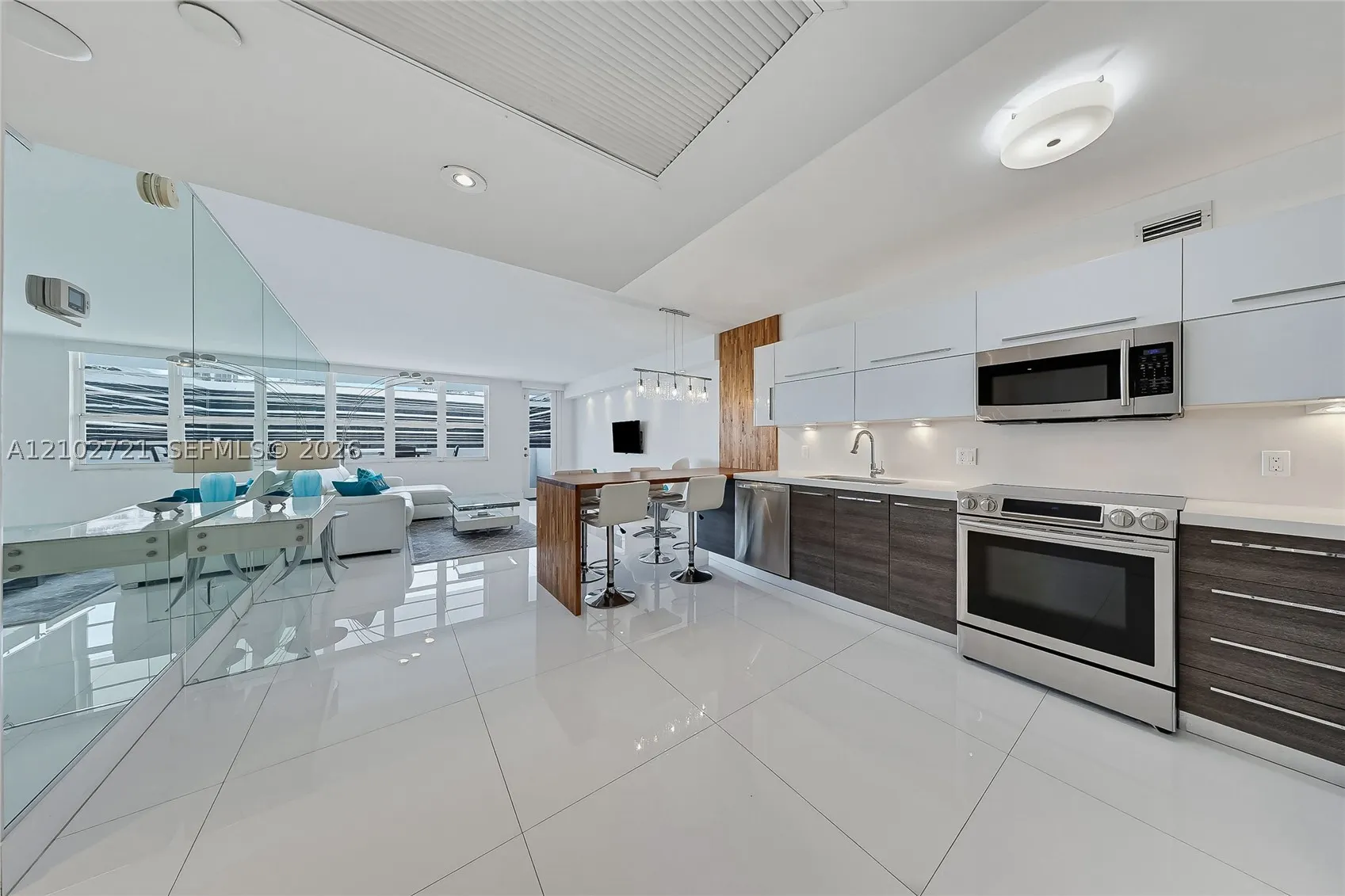 100 Lincoln Rd #1008