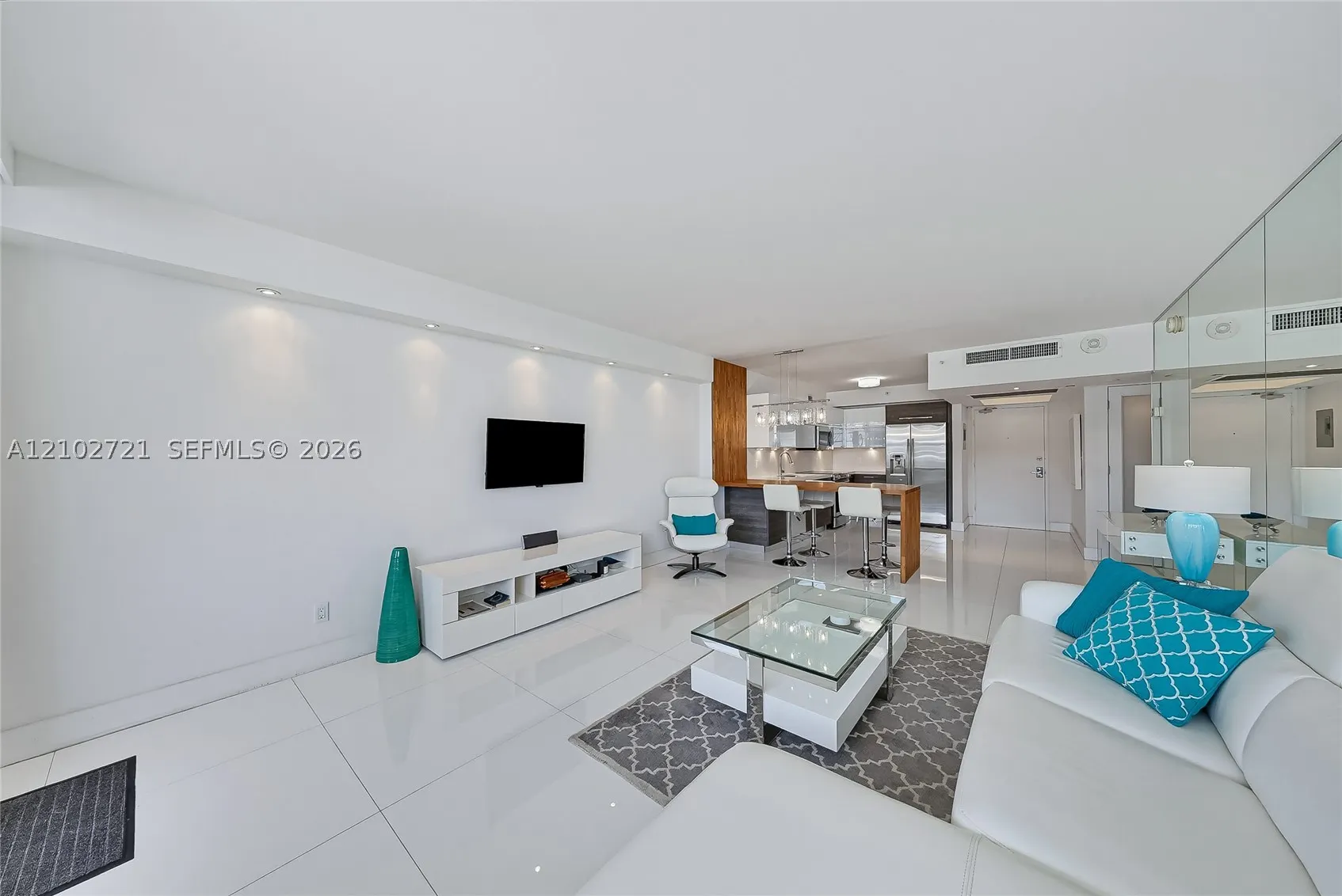 100 Lincoln Rd #1008