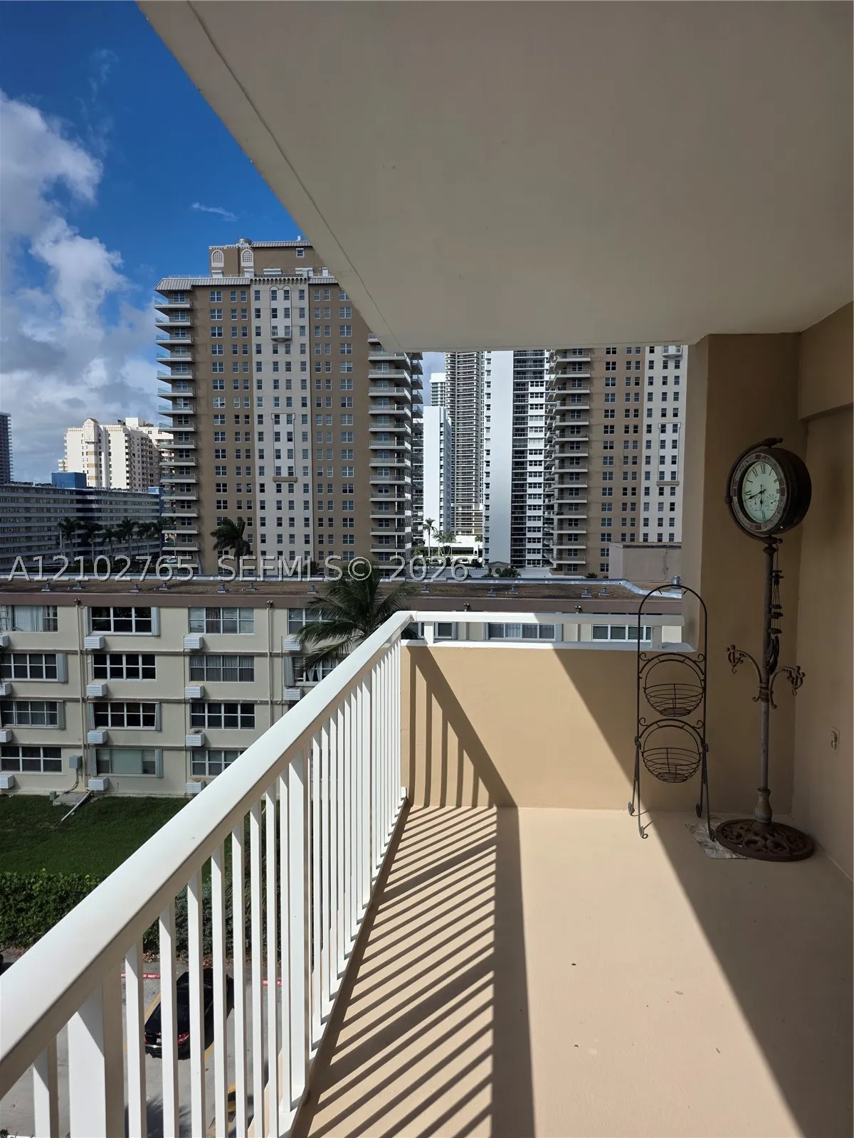 1950 S Ocean Dr #5F