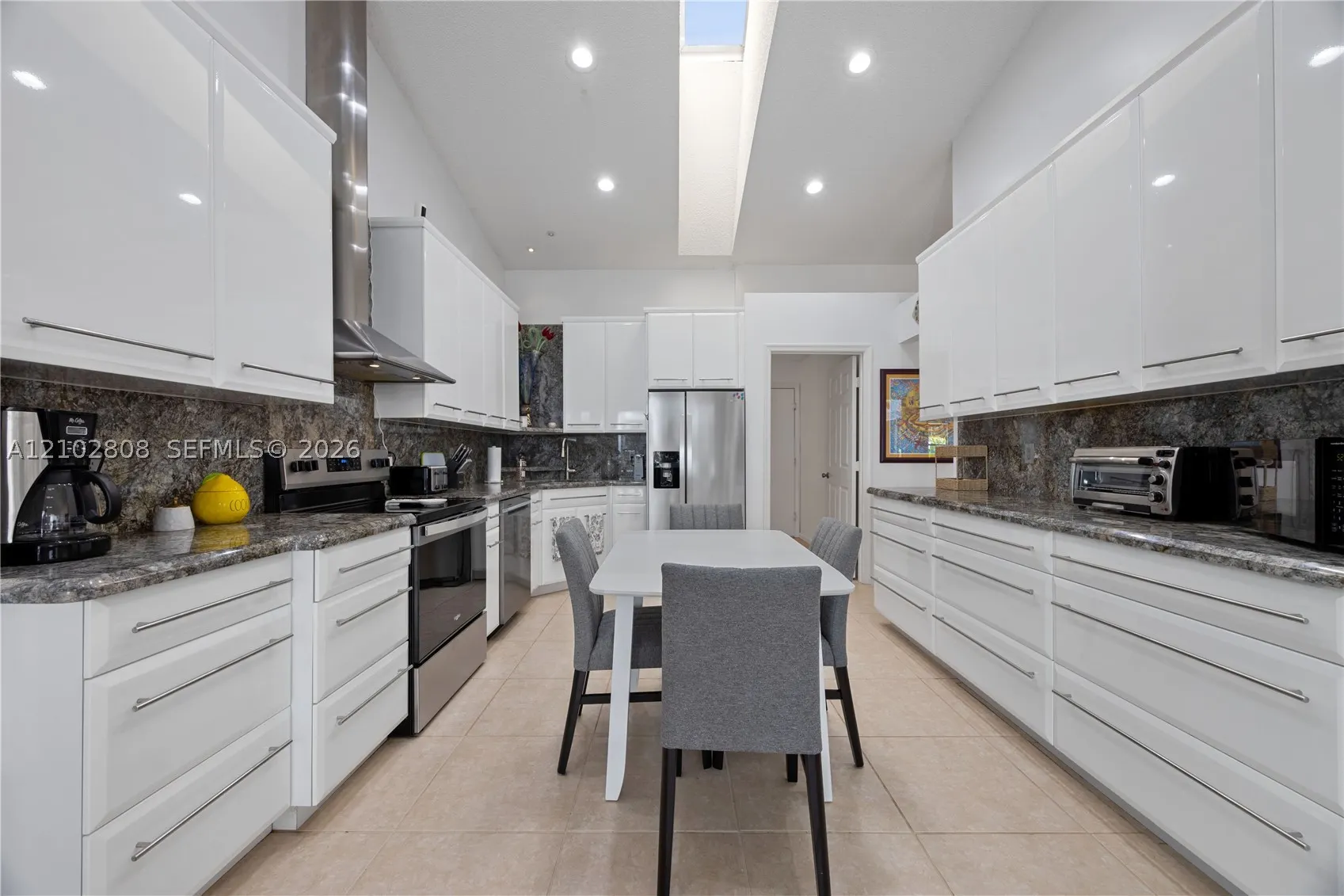 8962 SE Riverfront Ter