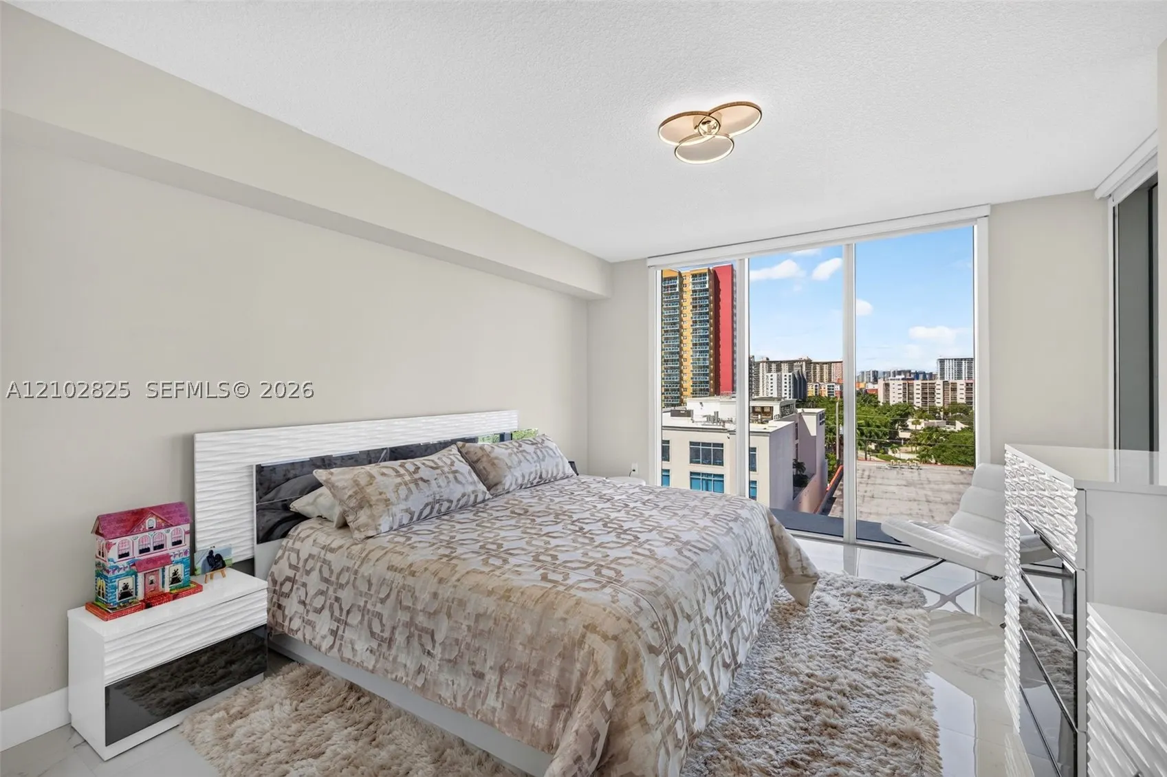 330 Sunny Isles Blvd #5-807