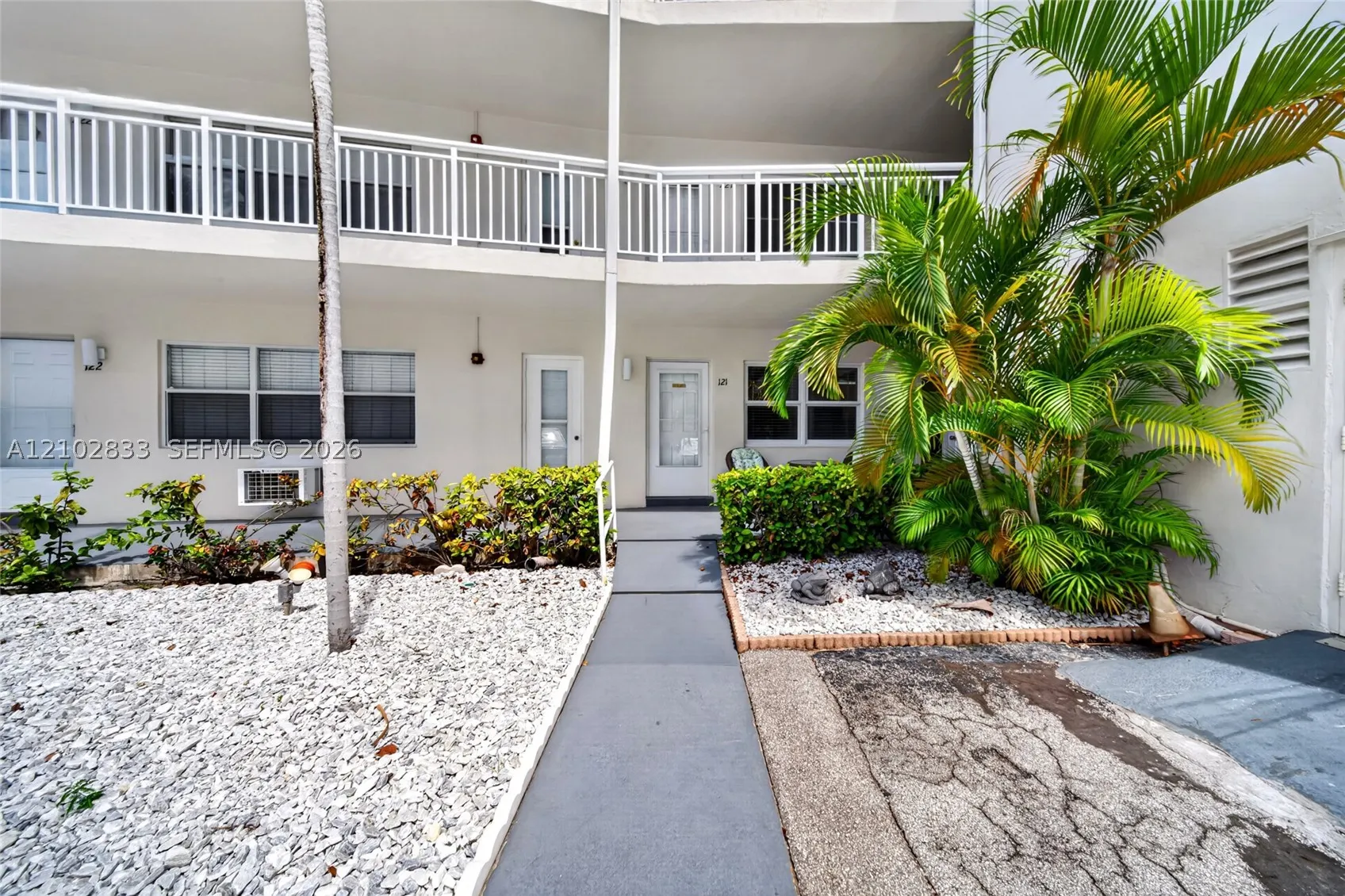 3127 S Ocean Dr #121