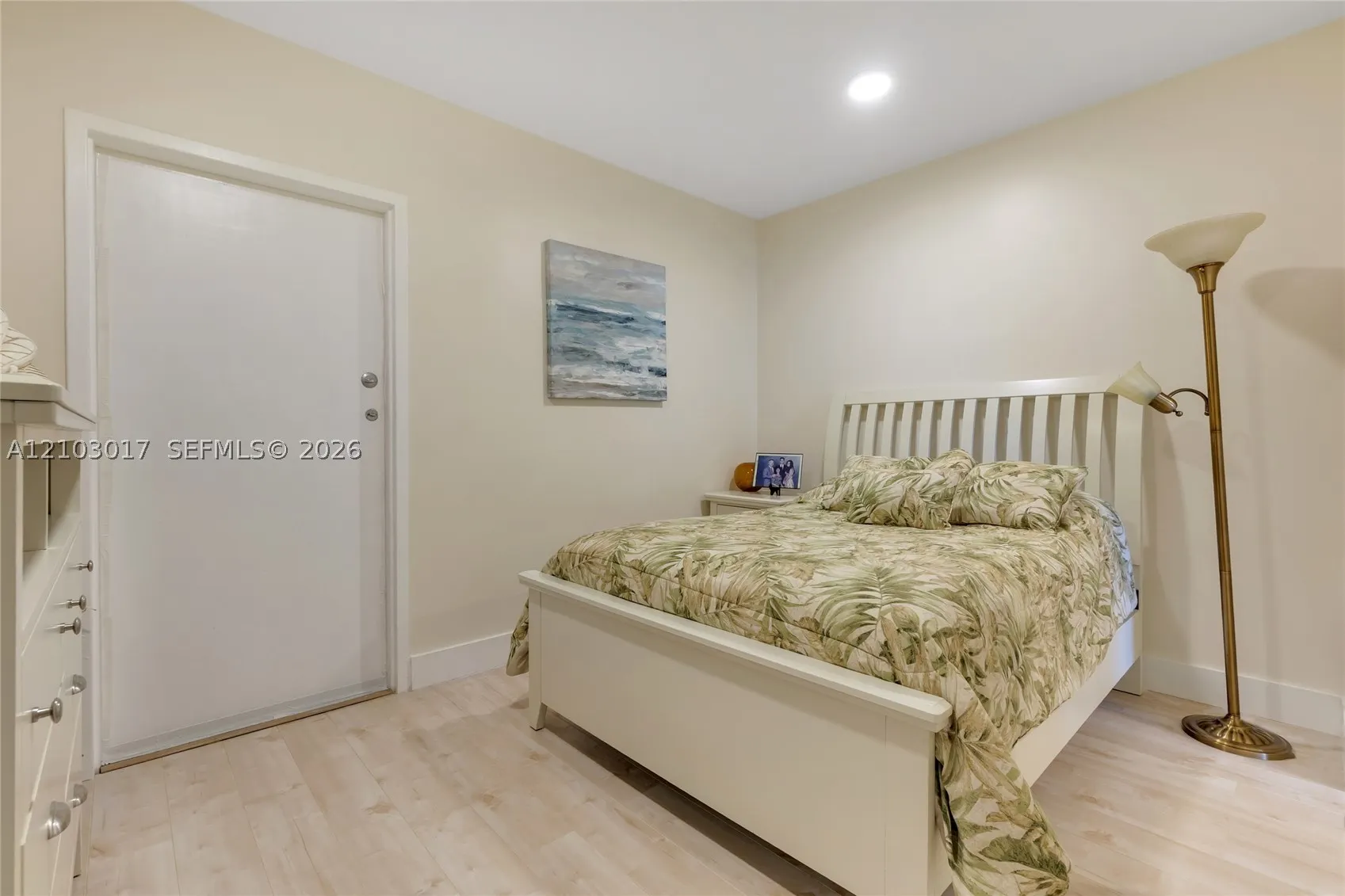 5660 Collins Ave #4B