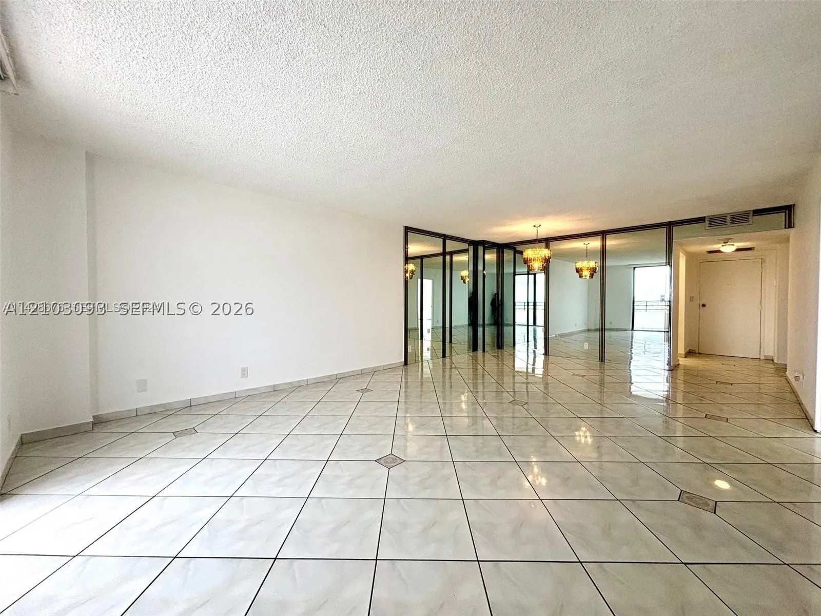 2500 Parkview Dr #1208