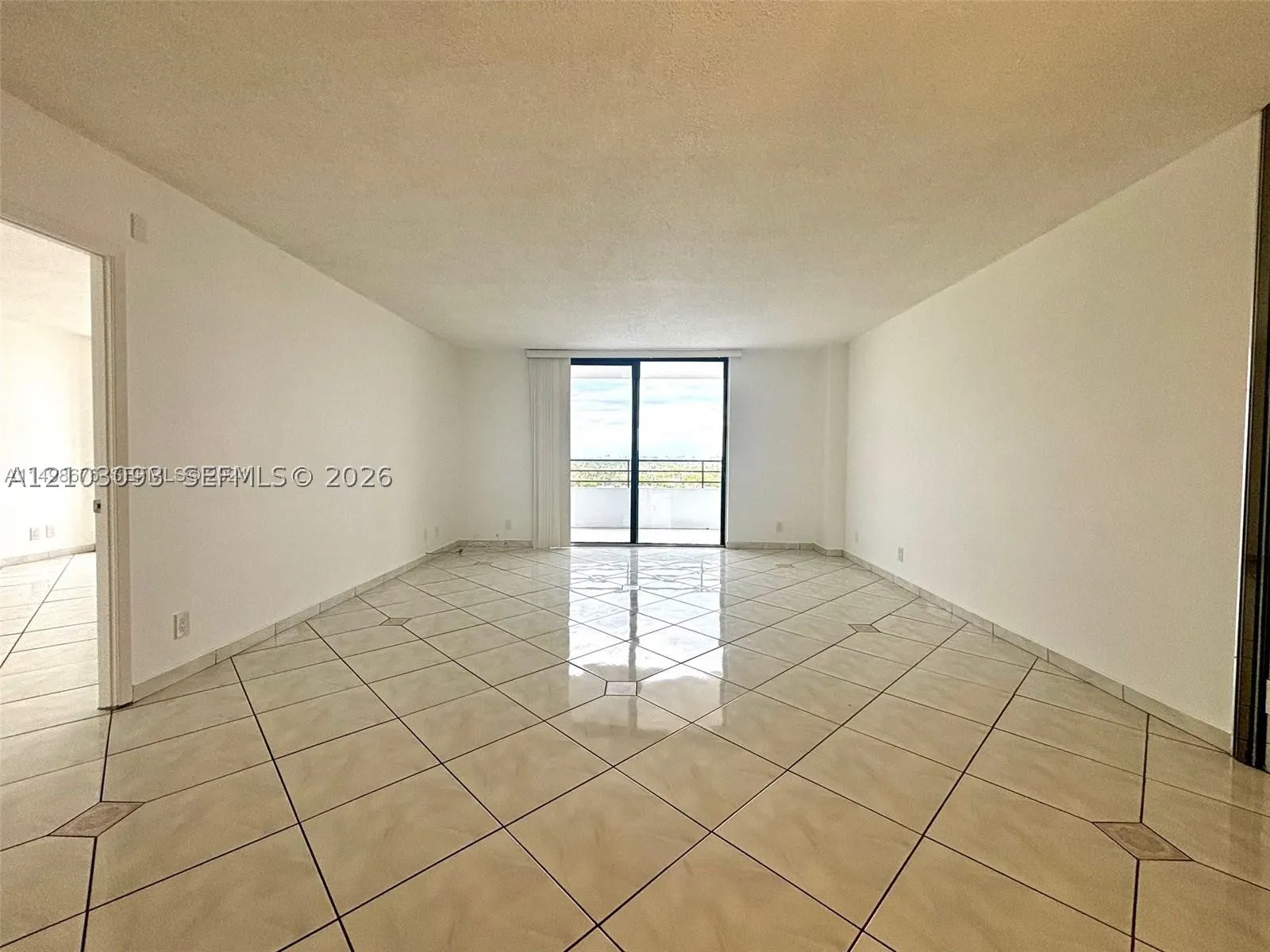 2500 Parkview Dr #1208