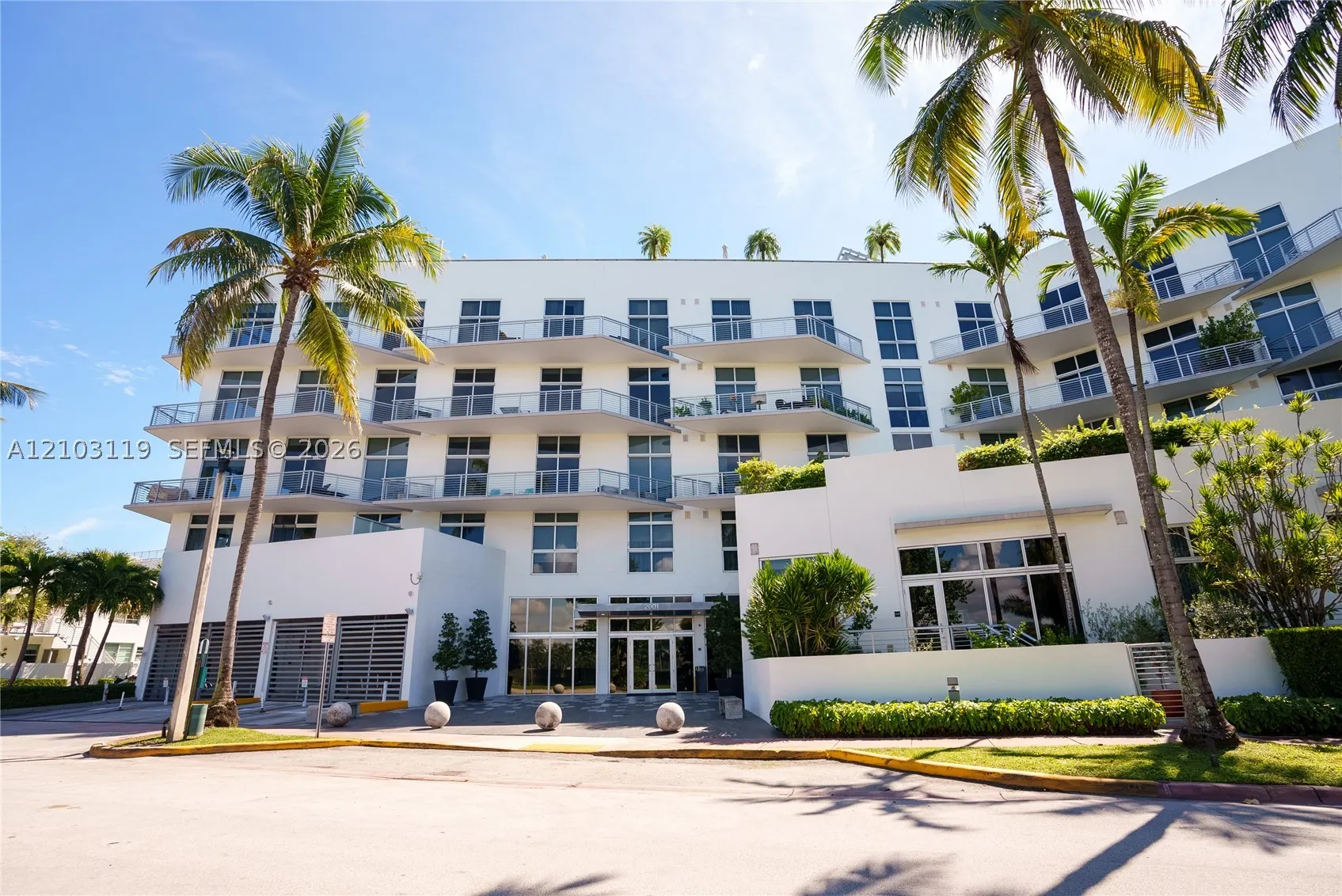 2001 Meridian Ave #516