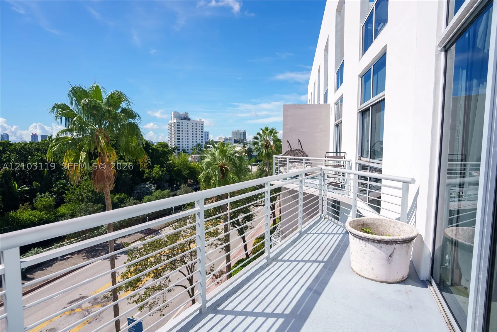 2001 Meridian Ave #516