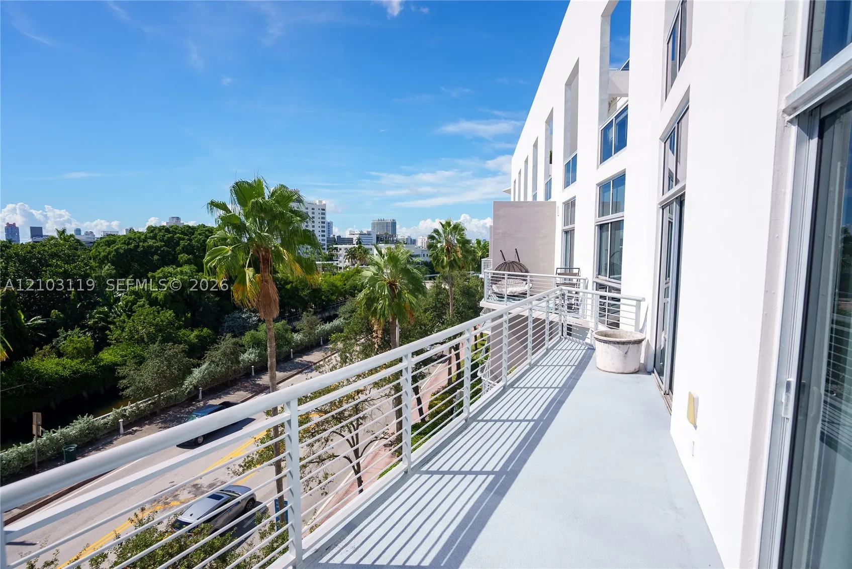 2001 Meridian Ave #516
