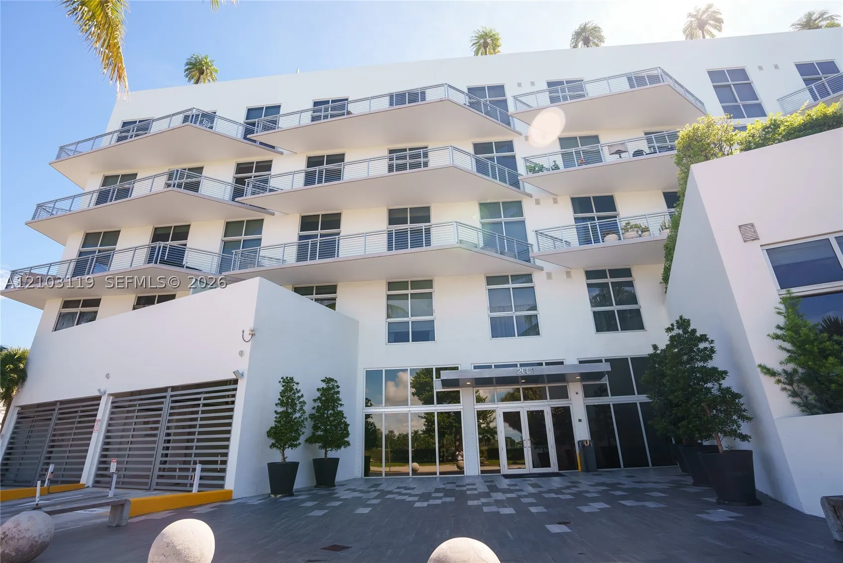 2001 Meridian Ave #516