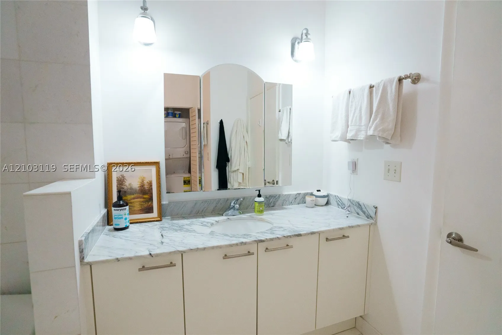 2001 Meridian Ave #516