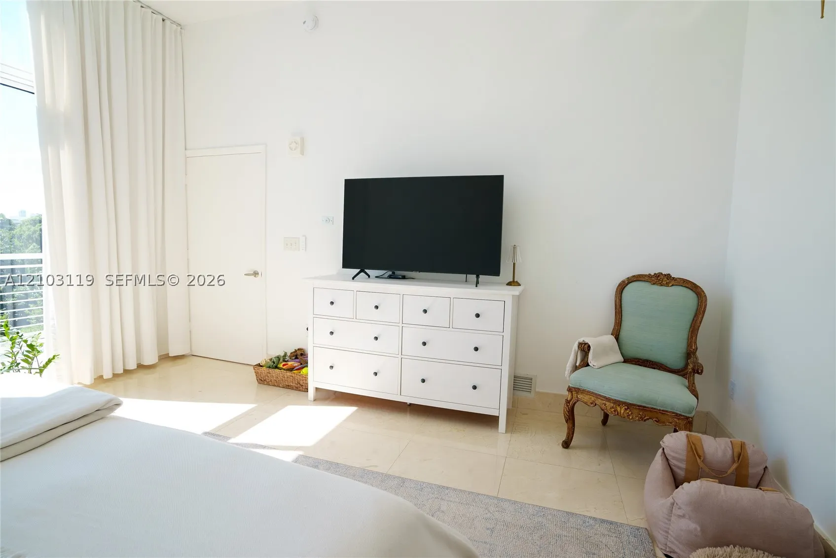 2001 Meridian Ave #516