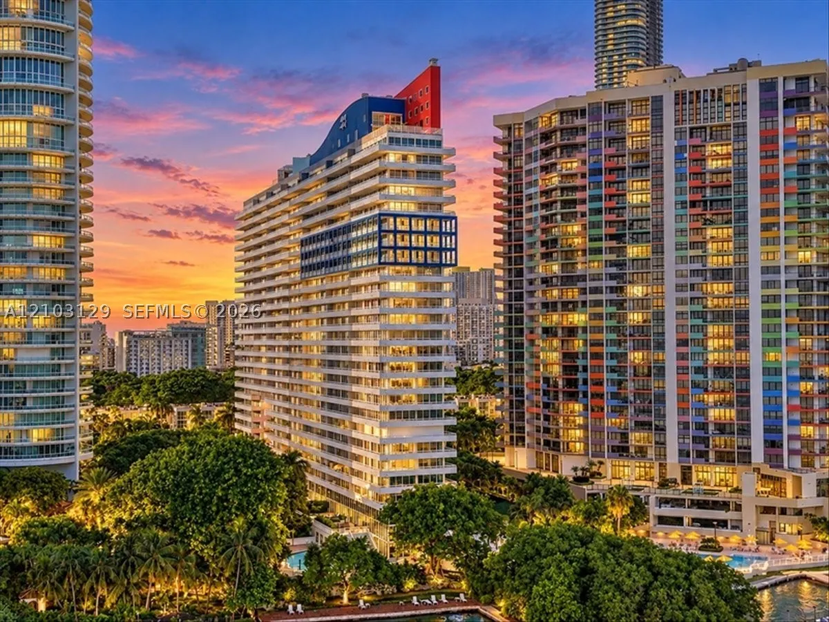 1627 Brickell Ave #2005