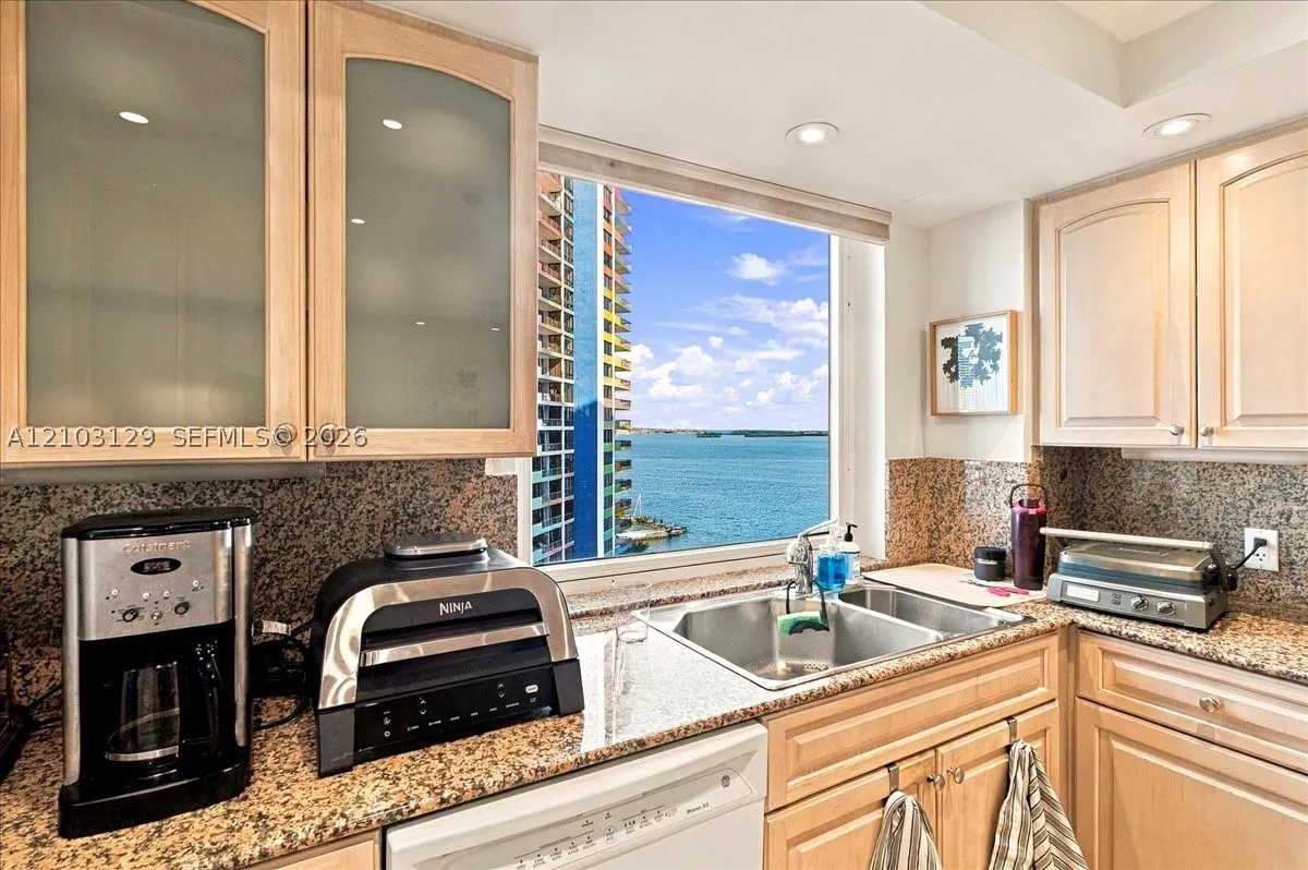 1627 Brickell Ave #2005