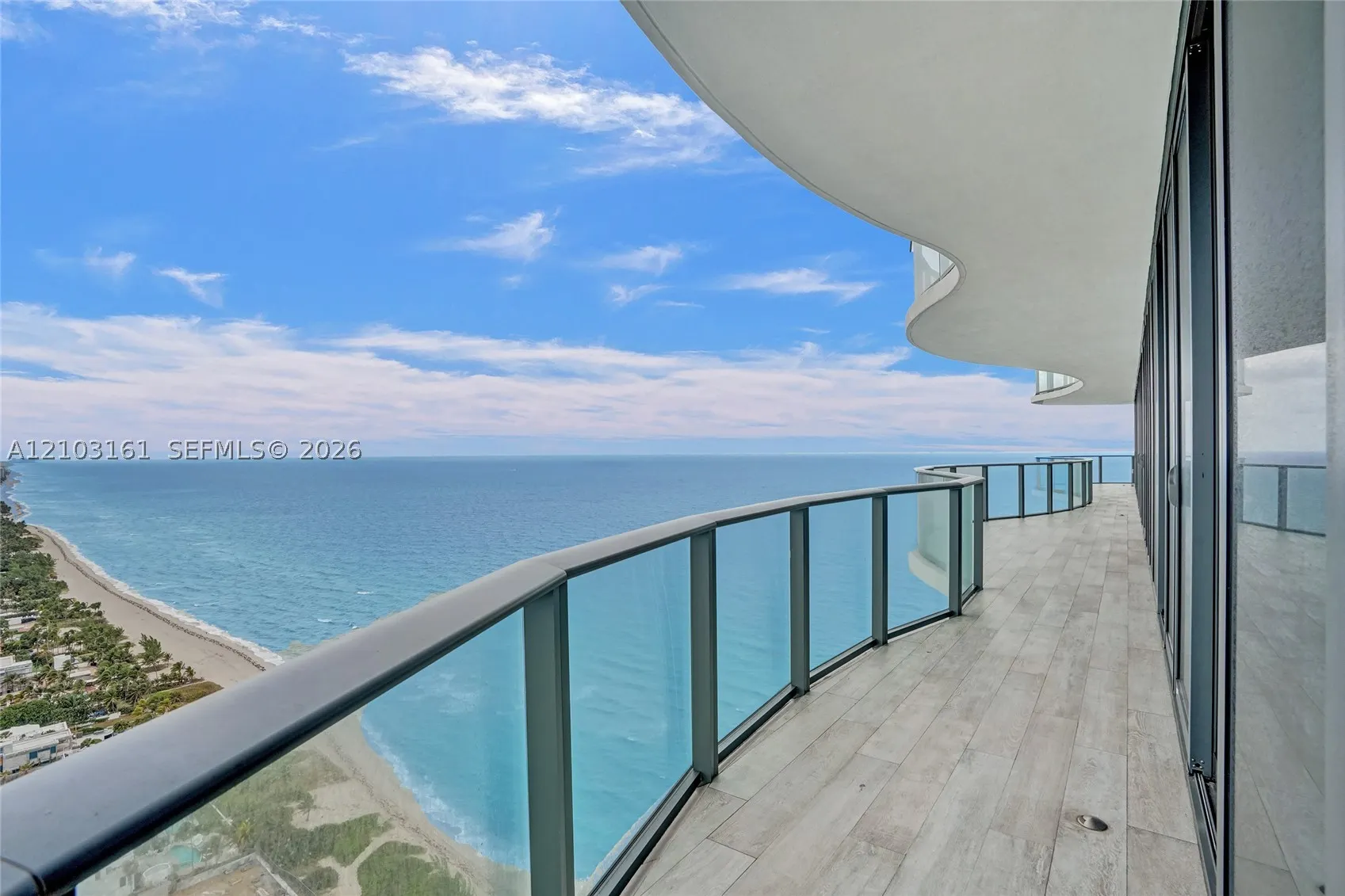 19575 Collins Ave #33