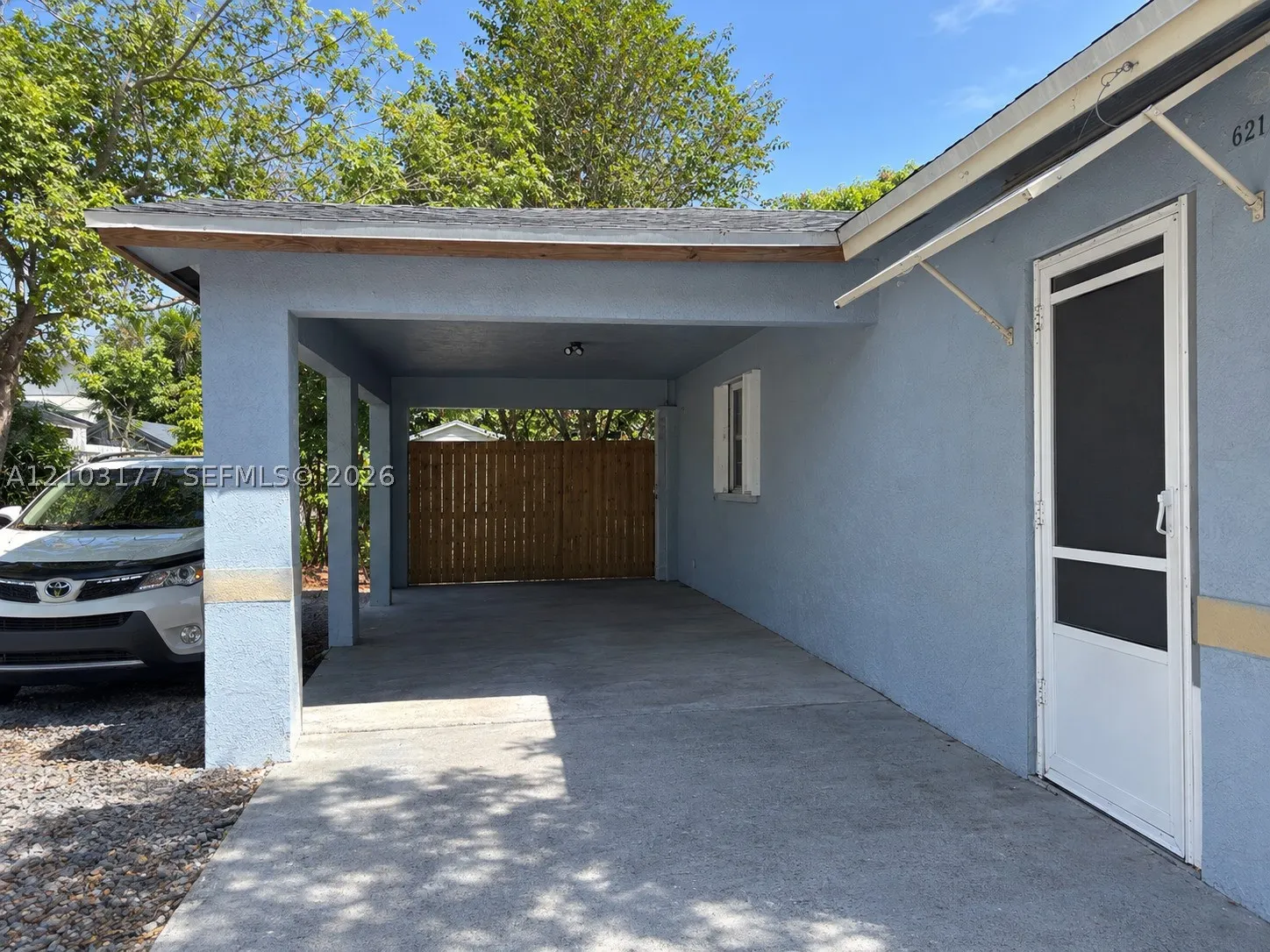 621 S 24th Ave
