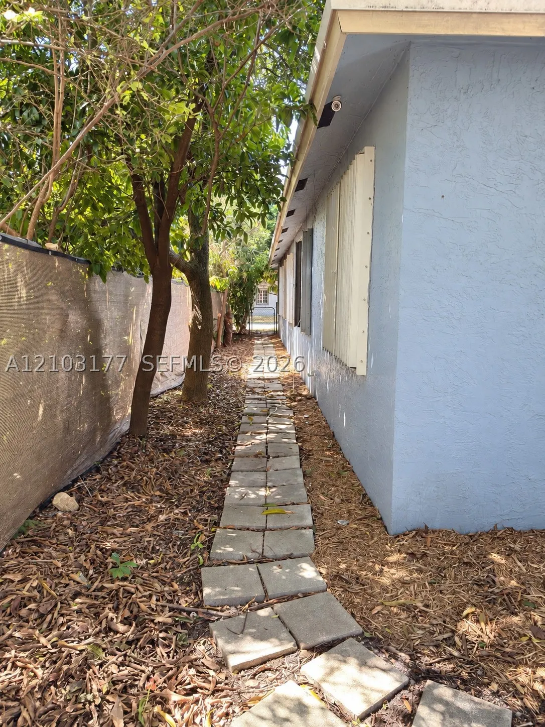 621 S 24th Ave