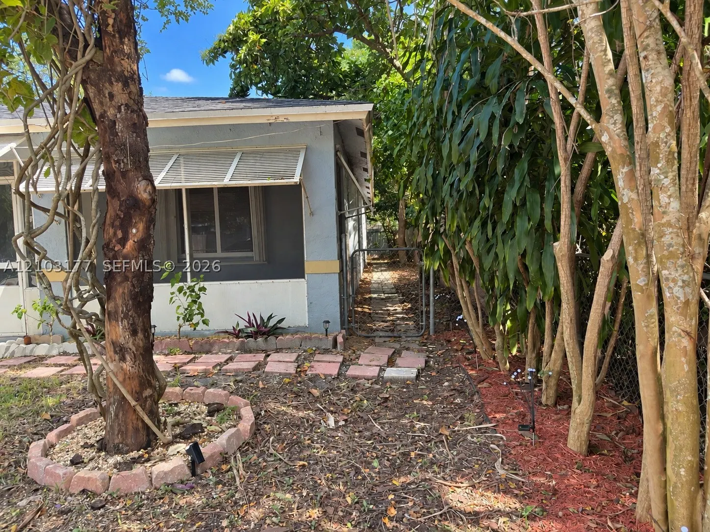 621 S 24th Ave