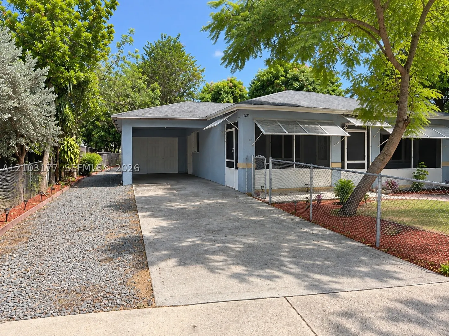 621 S 24th Ave