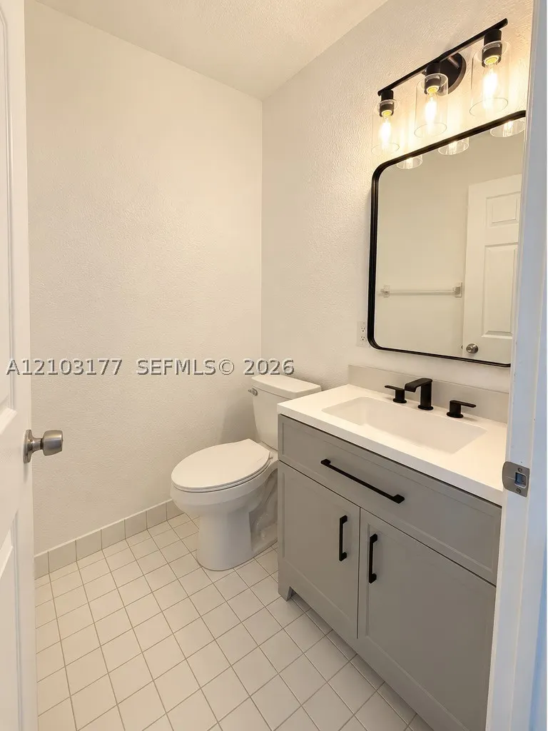 621 S 24th Ave