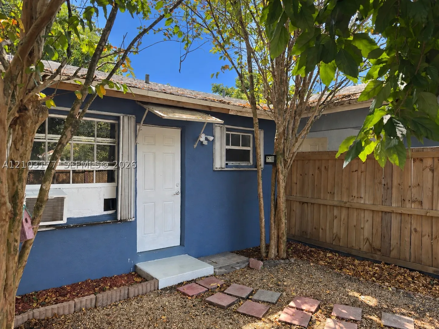 621 S 24th Ave