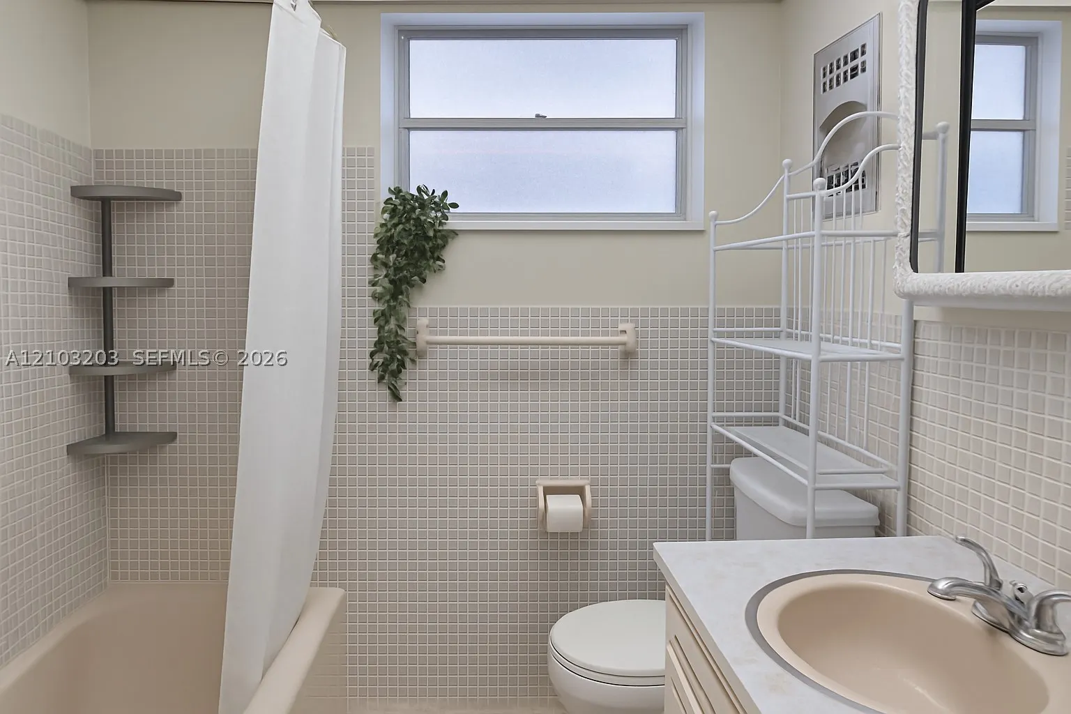 215 SE 3rd Ave #304B