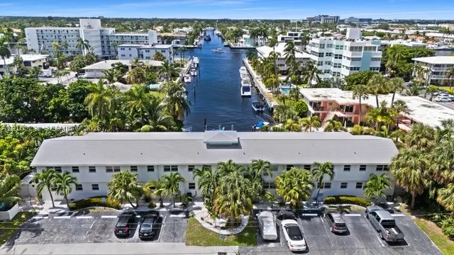 2815 NE 33rd Ave #205