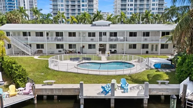 2815 NE 33rd Ave #205