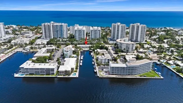 2815 NE 33rd Ave #205