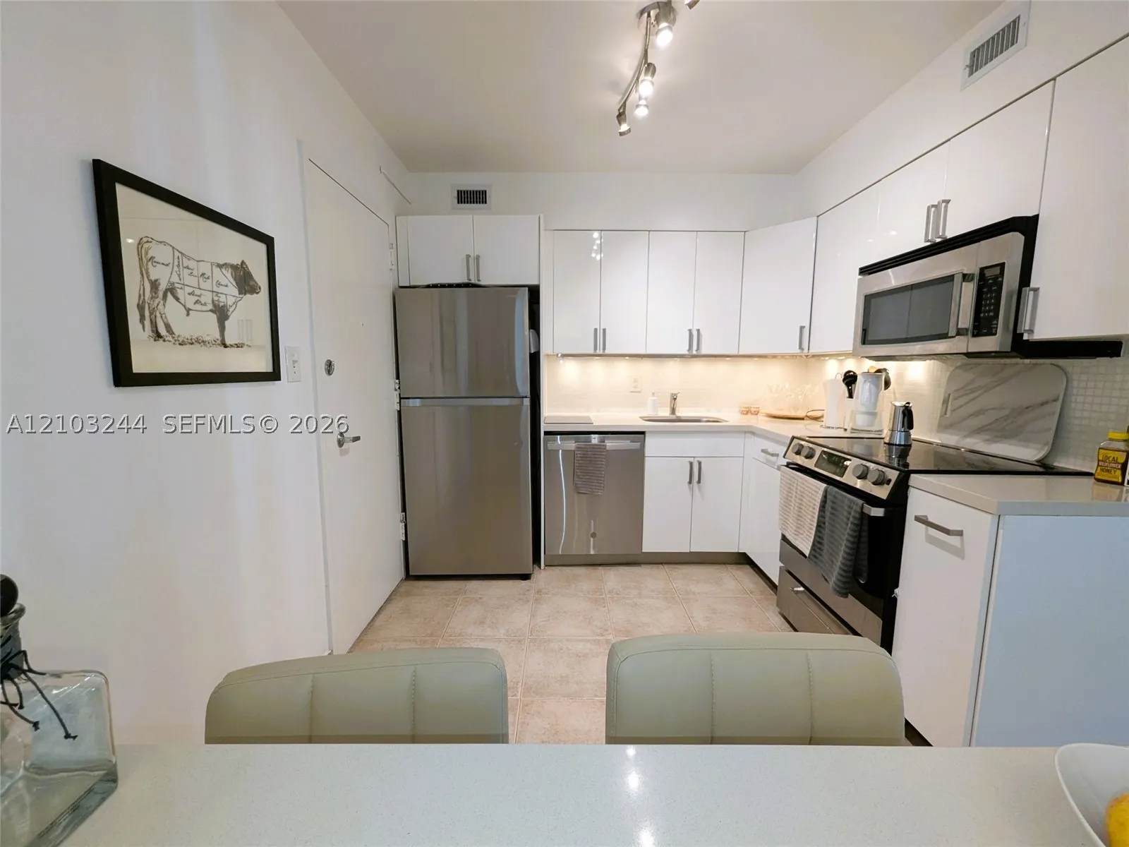 5161 Collins Ave #711