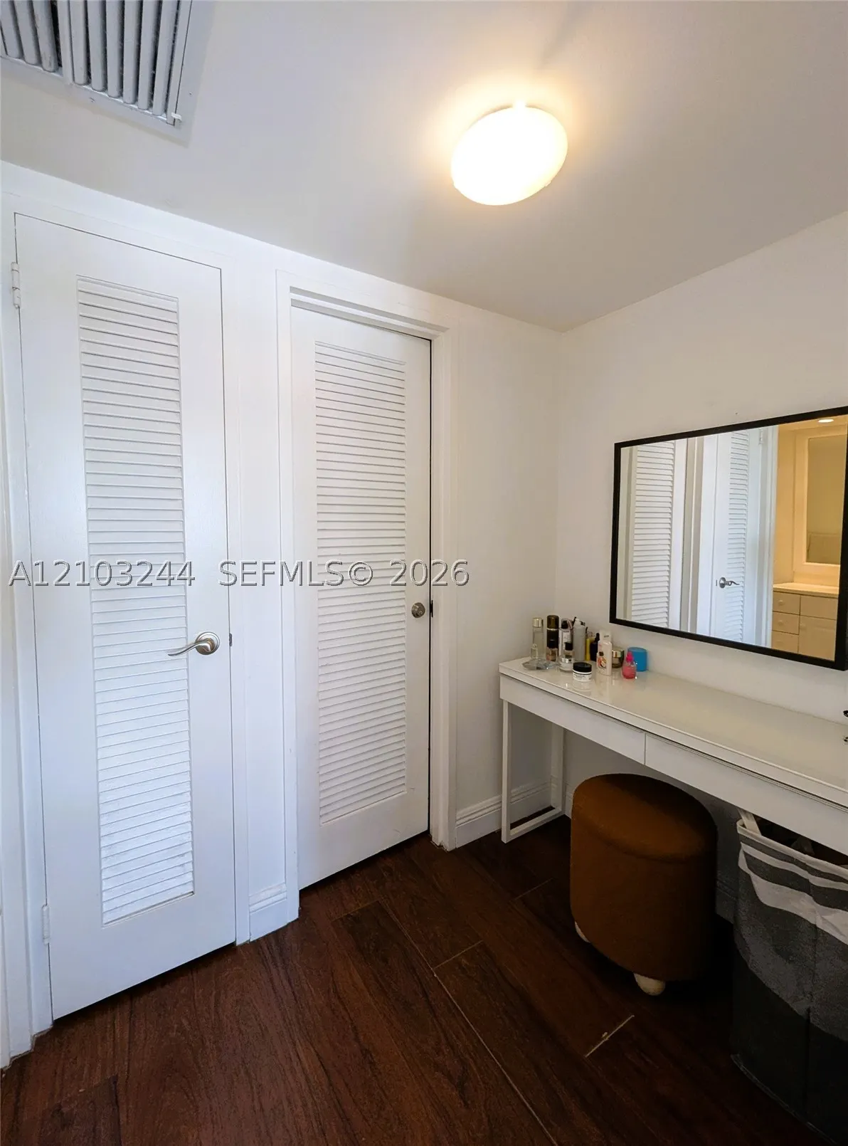 5161 Collins Ave #711