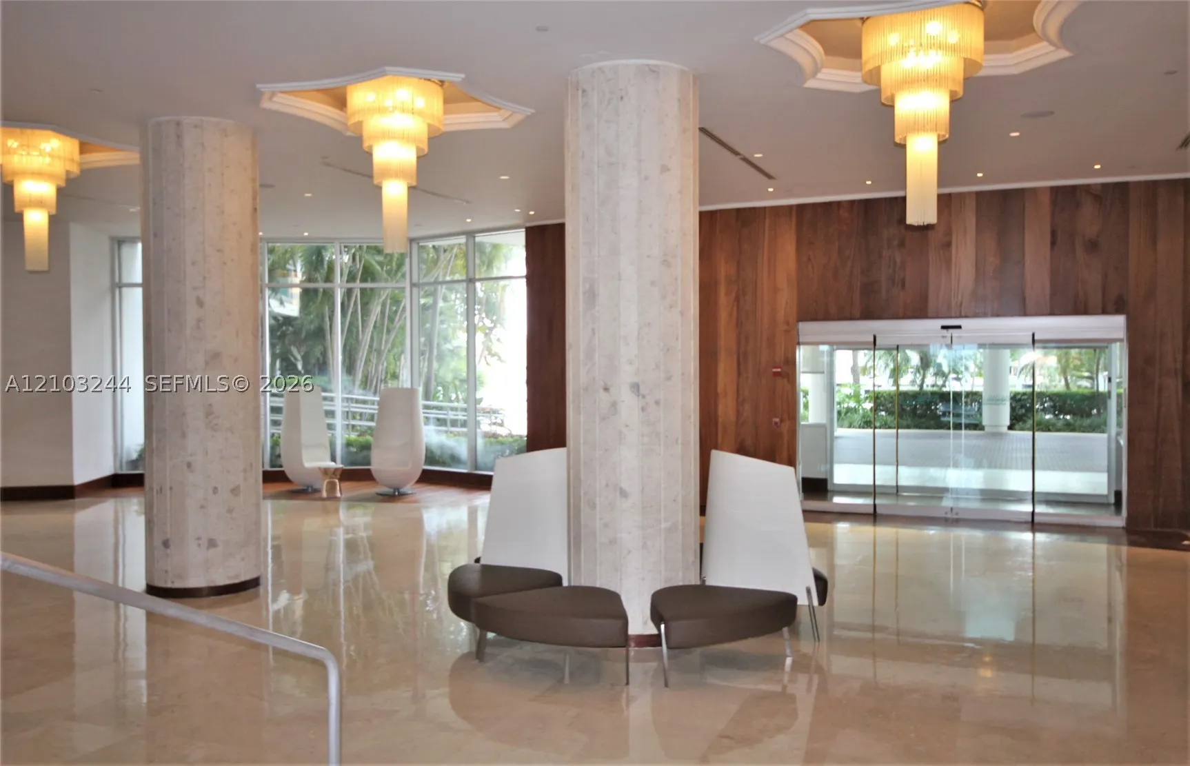 5161 Collins Ave #711