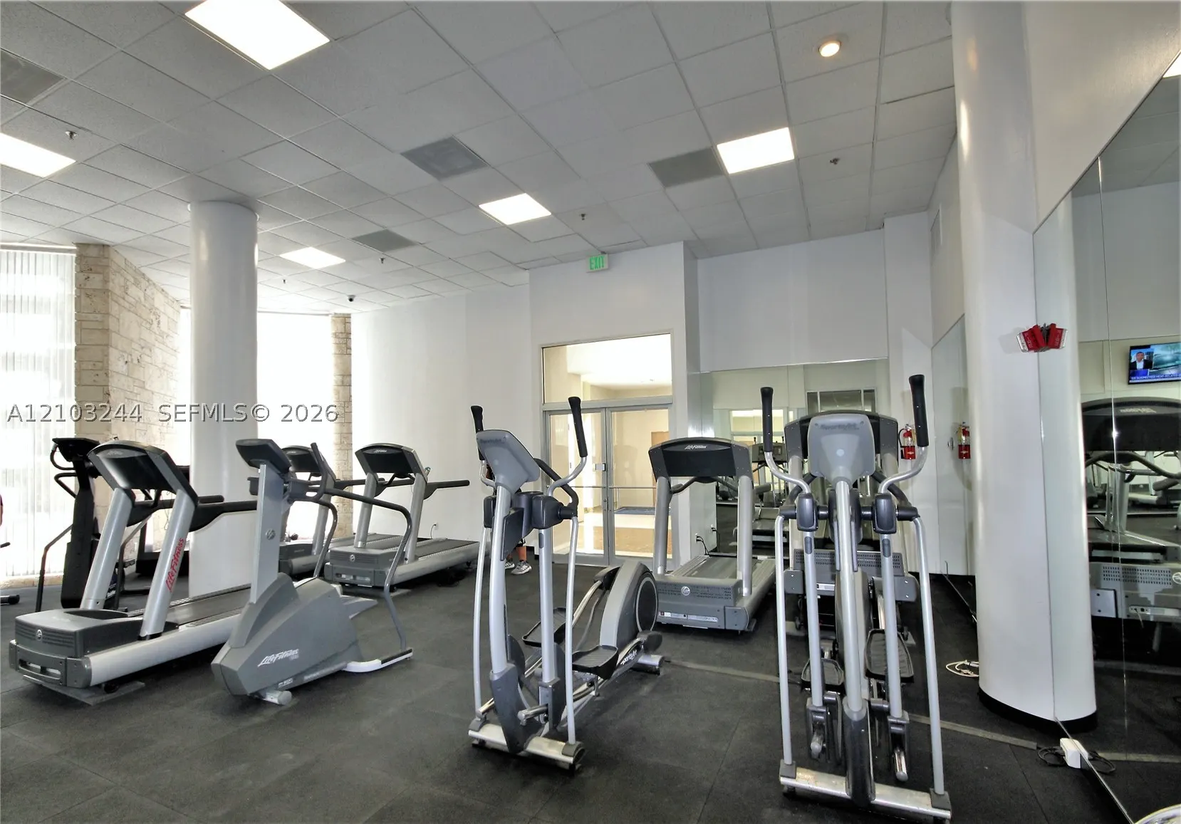5161 Collins Ave #711