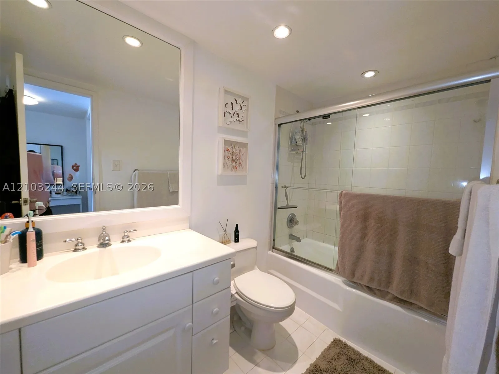 5161 Collins Ave #711