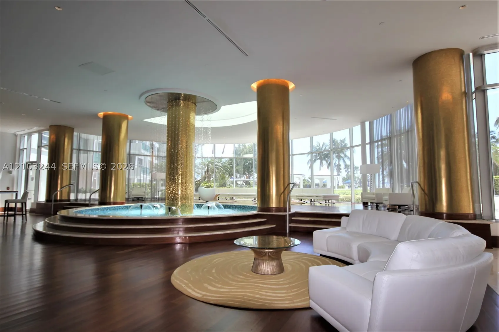 5161 Collins Ave #711