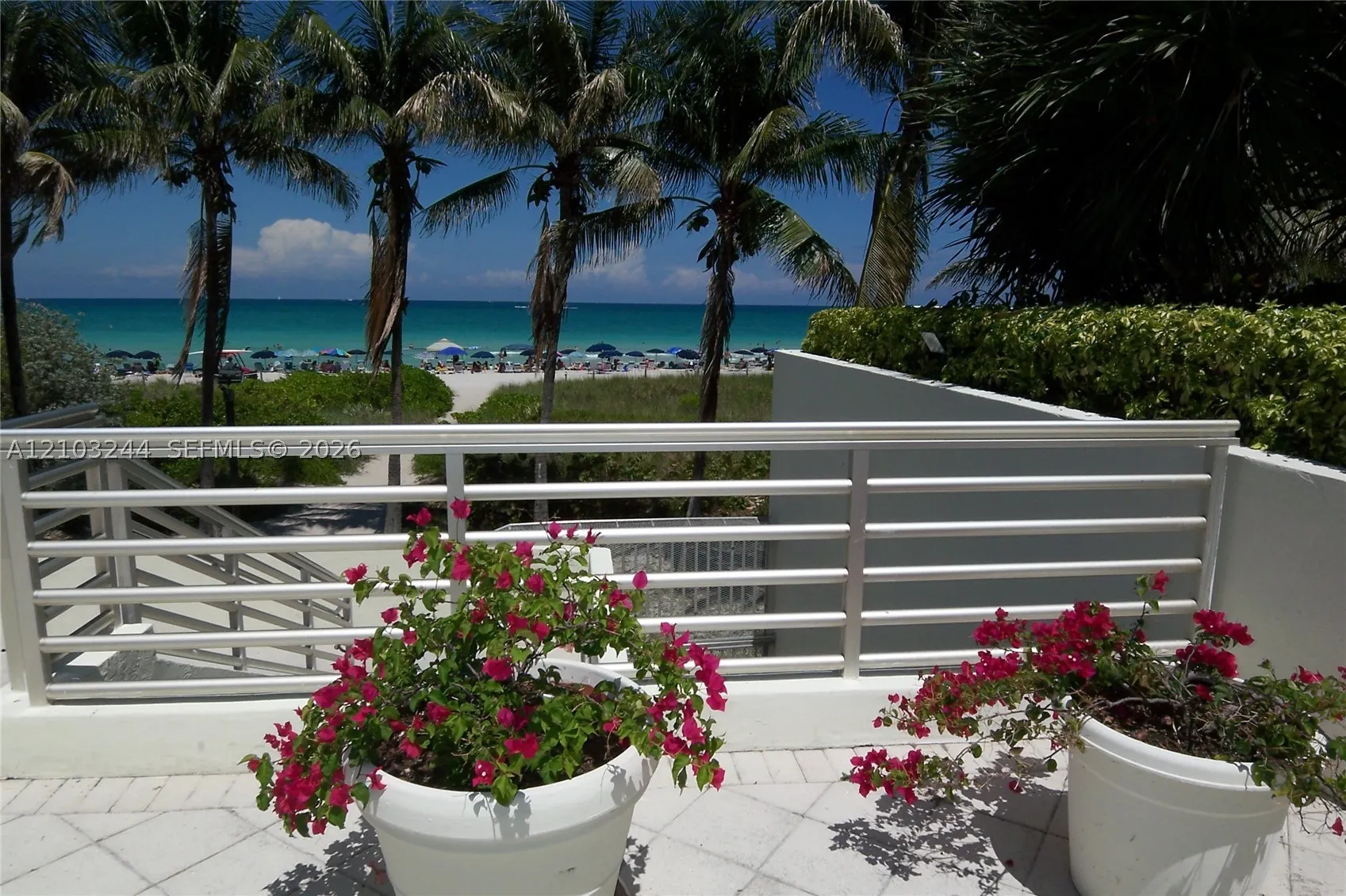 5161 Collins Ave #711