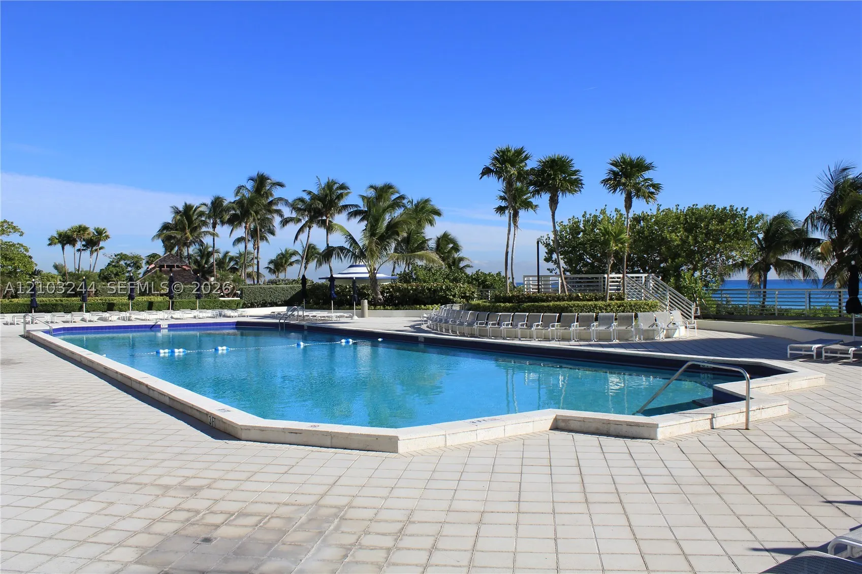 5161 Collins Ave #711