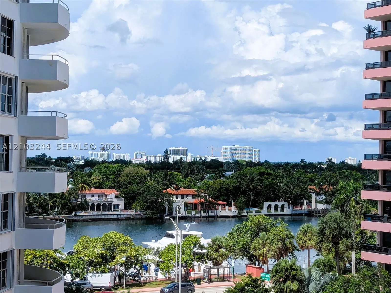 5161 Collins Ave #711