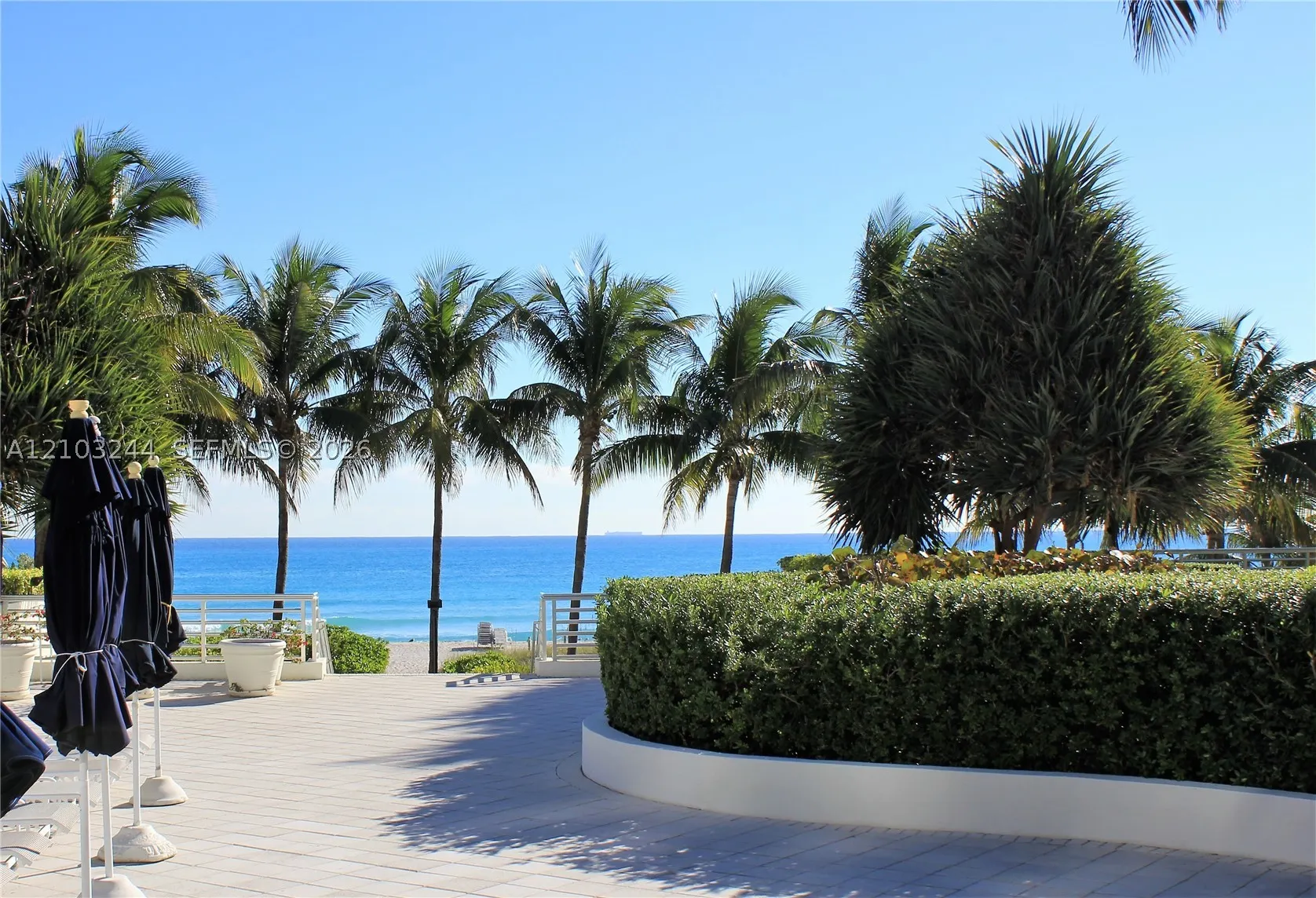 5161 Collins Ave #711