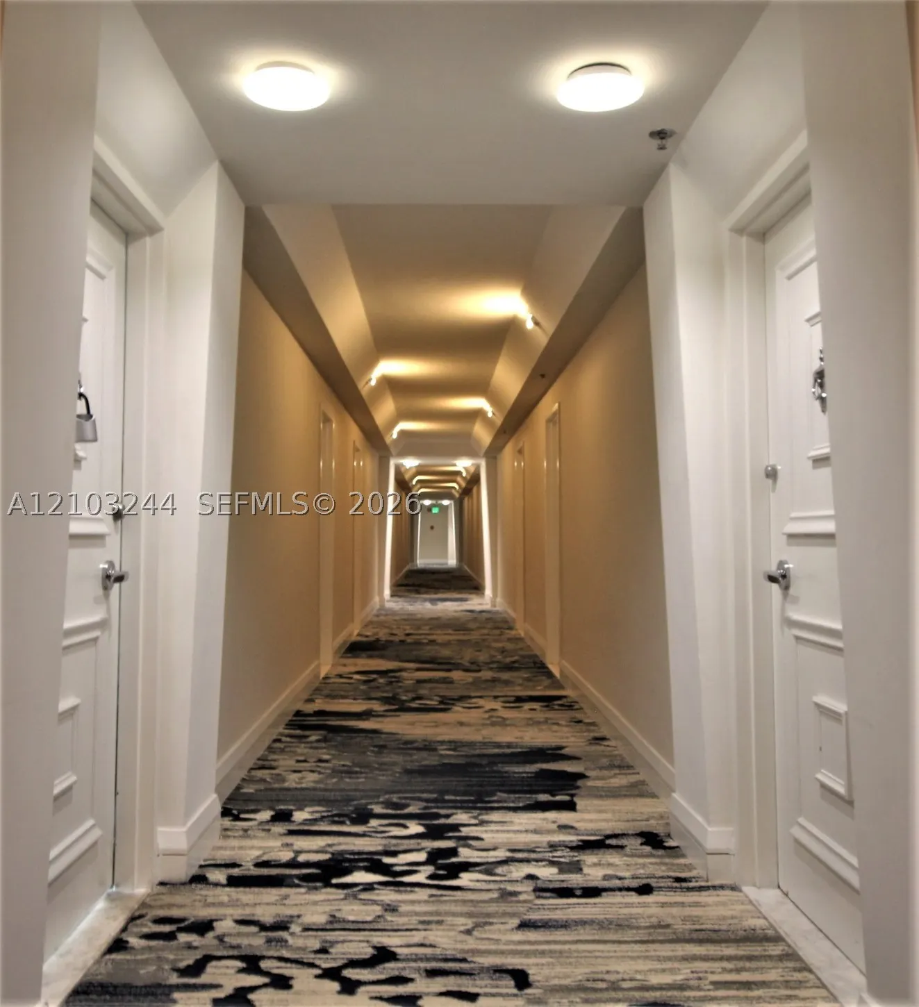 5161 Collins Ave #711