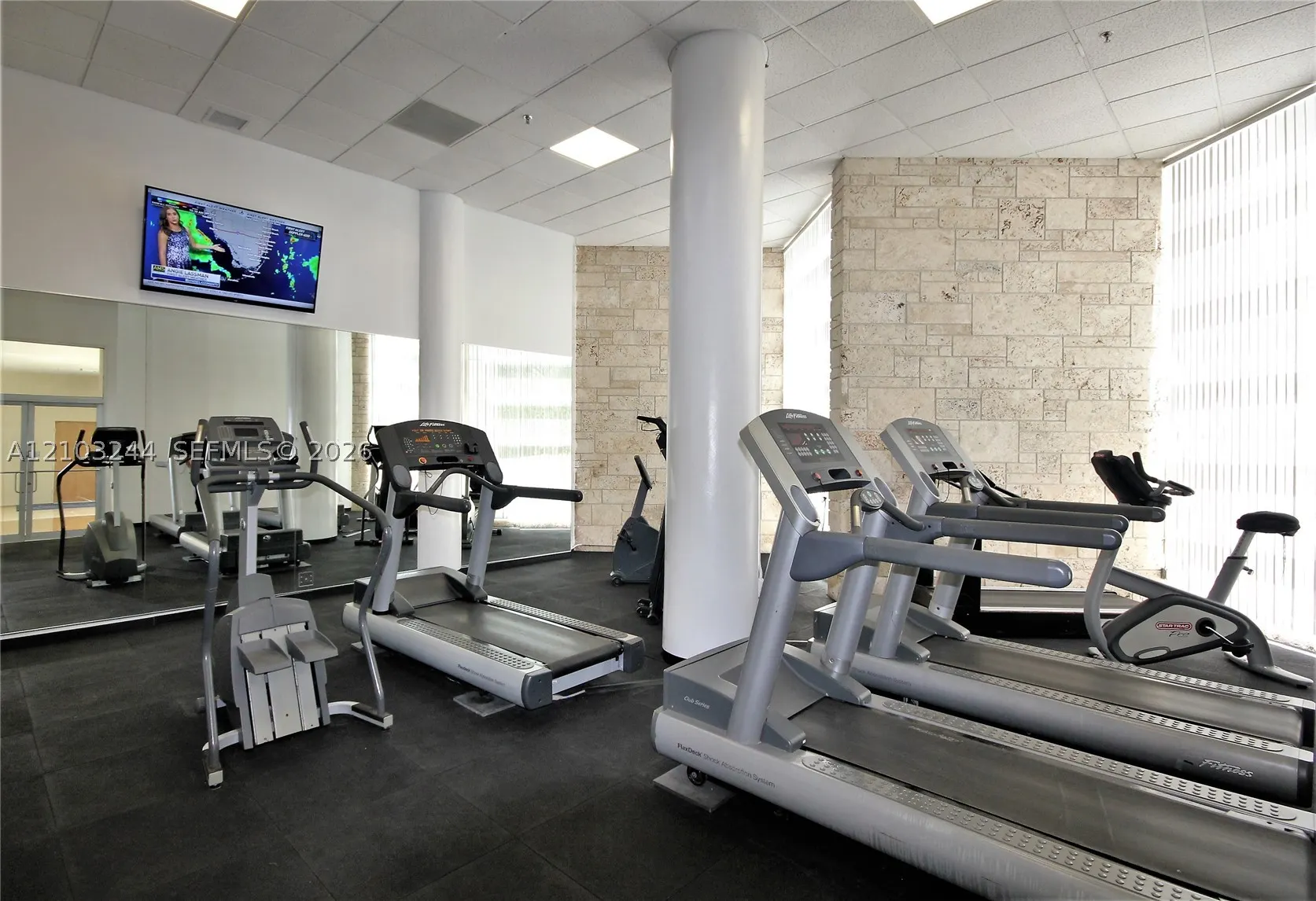 5161 Collins Ave #711