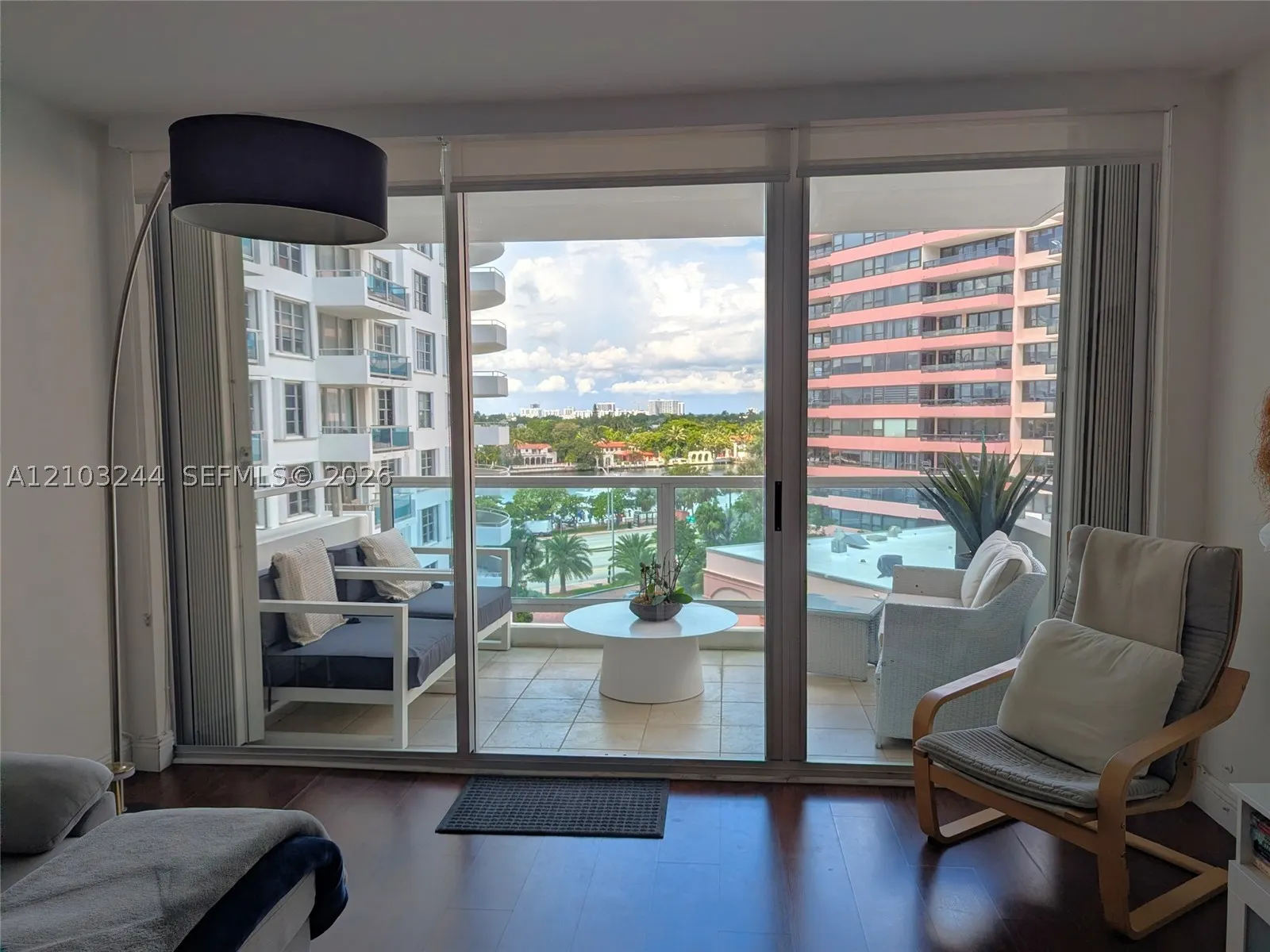 5161 Collins Ave #711