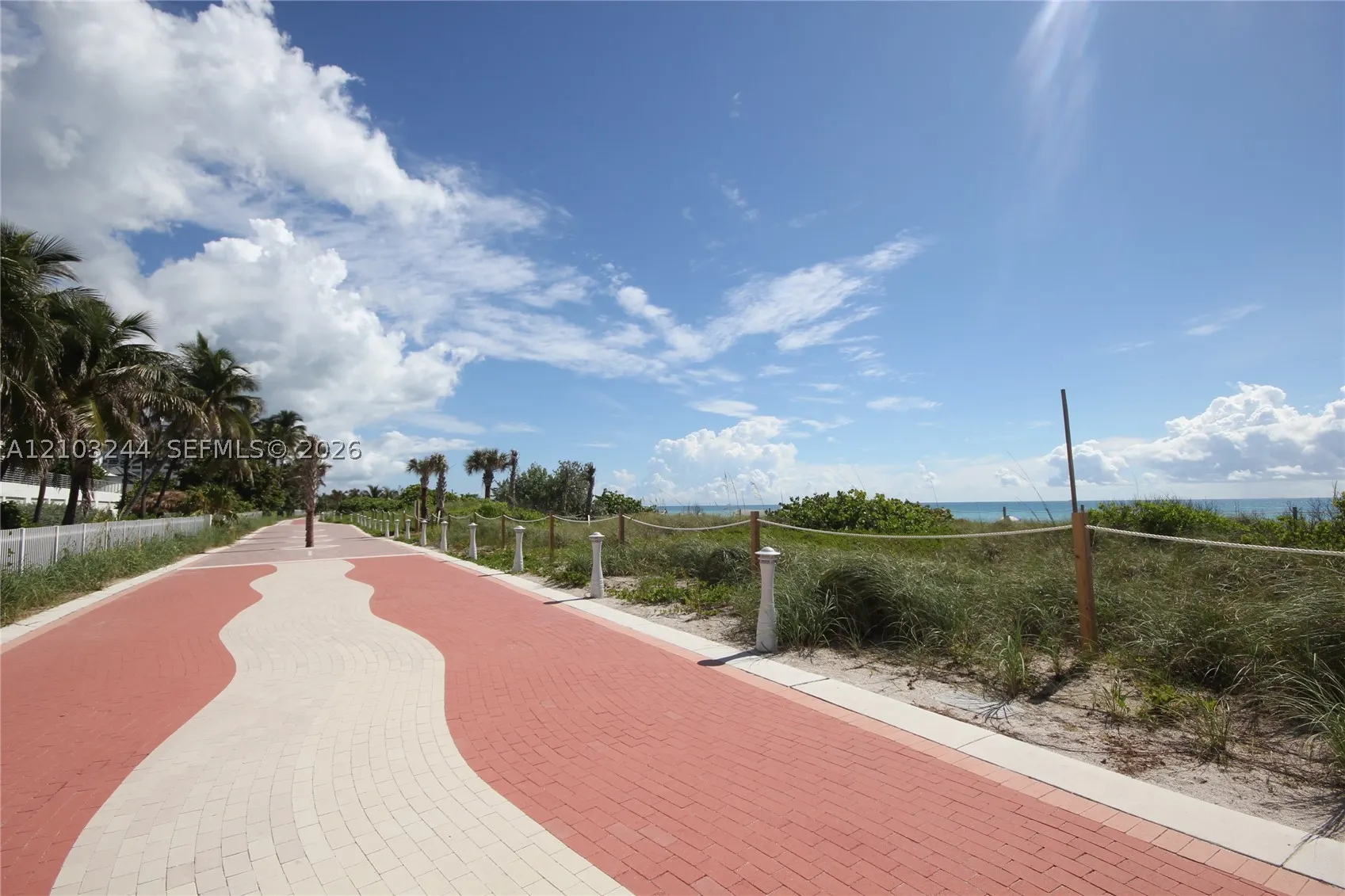 5161 Collins Ave #711
