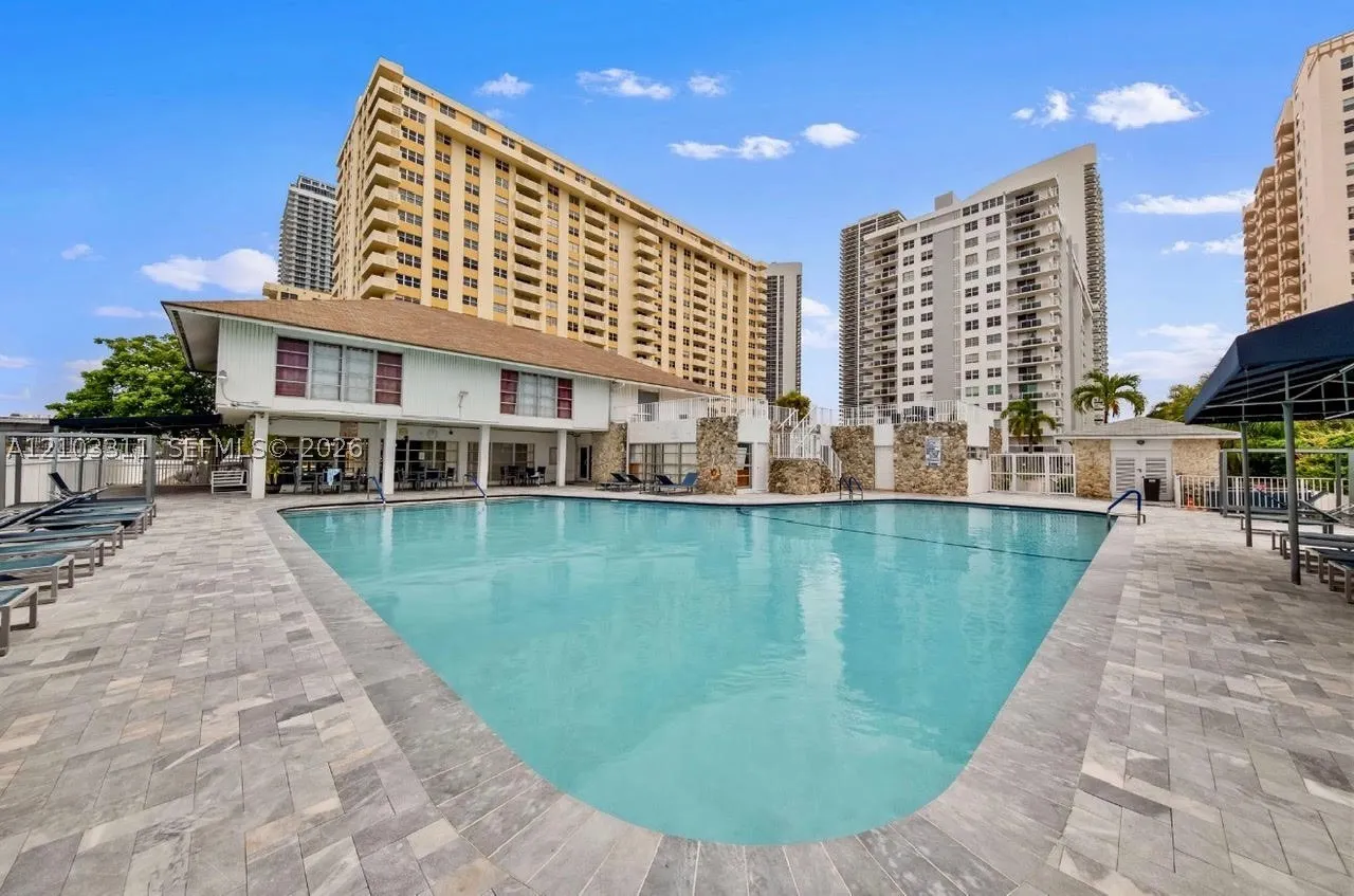 1849 S Ocean Dr #711